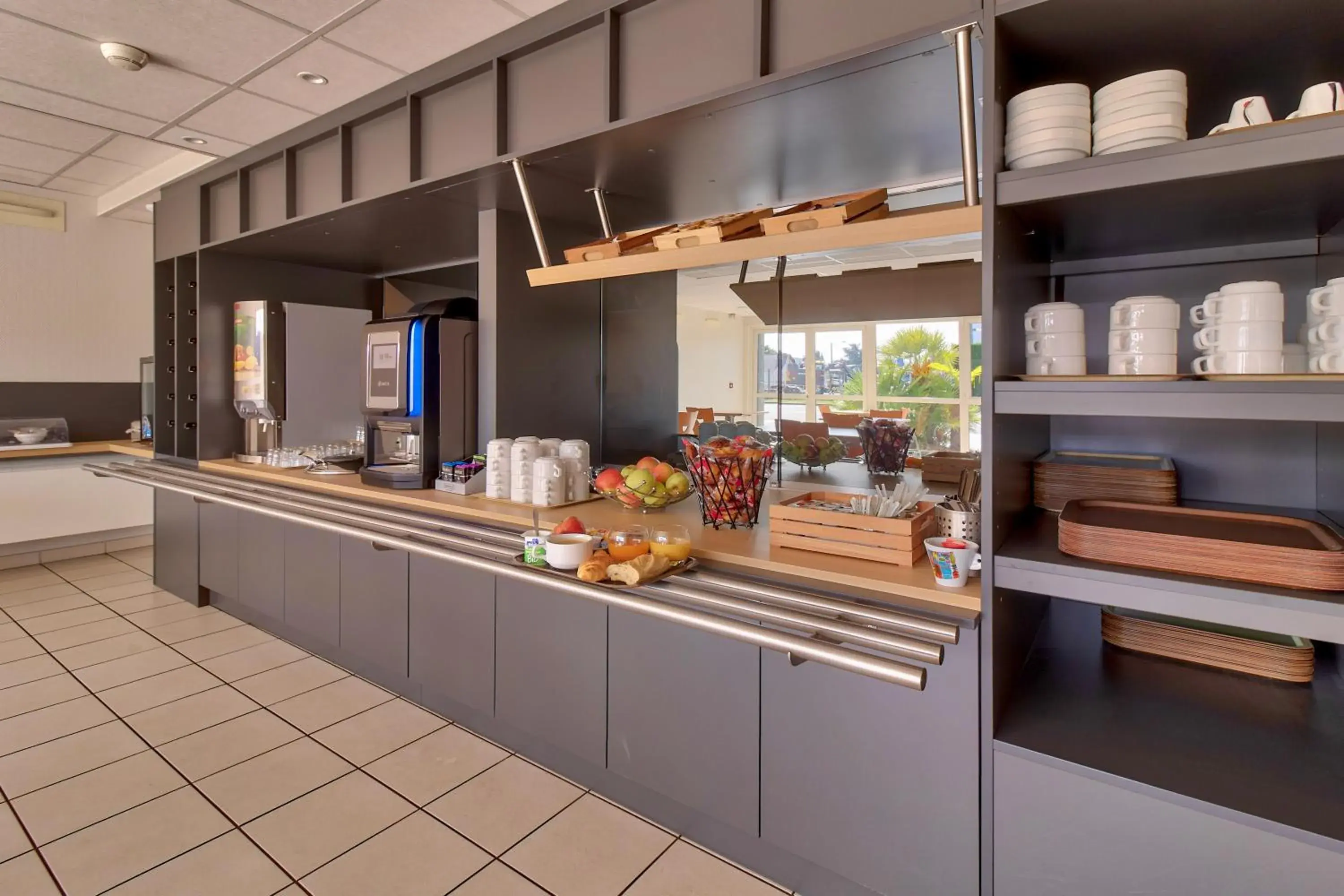 Breakfast in B&B HOTEL Pau Lescar Breakfast in B&B HOTEL Pau Lescar