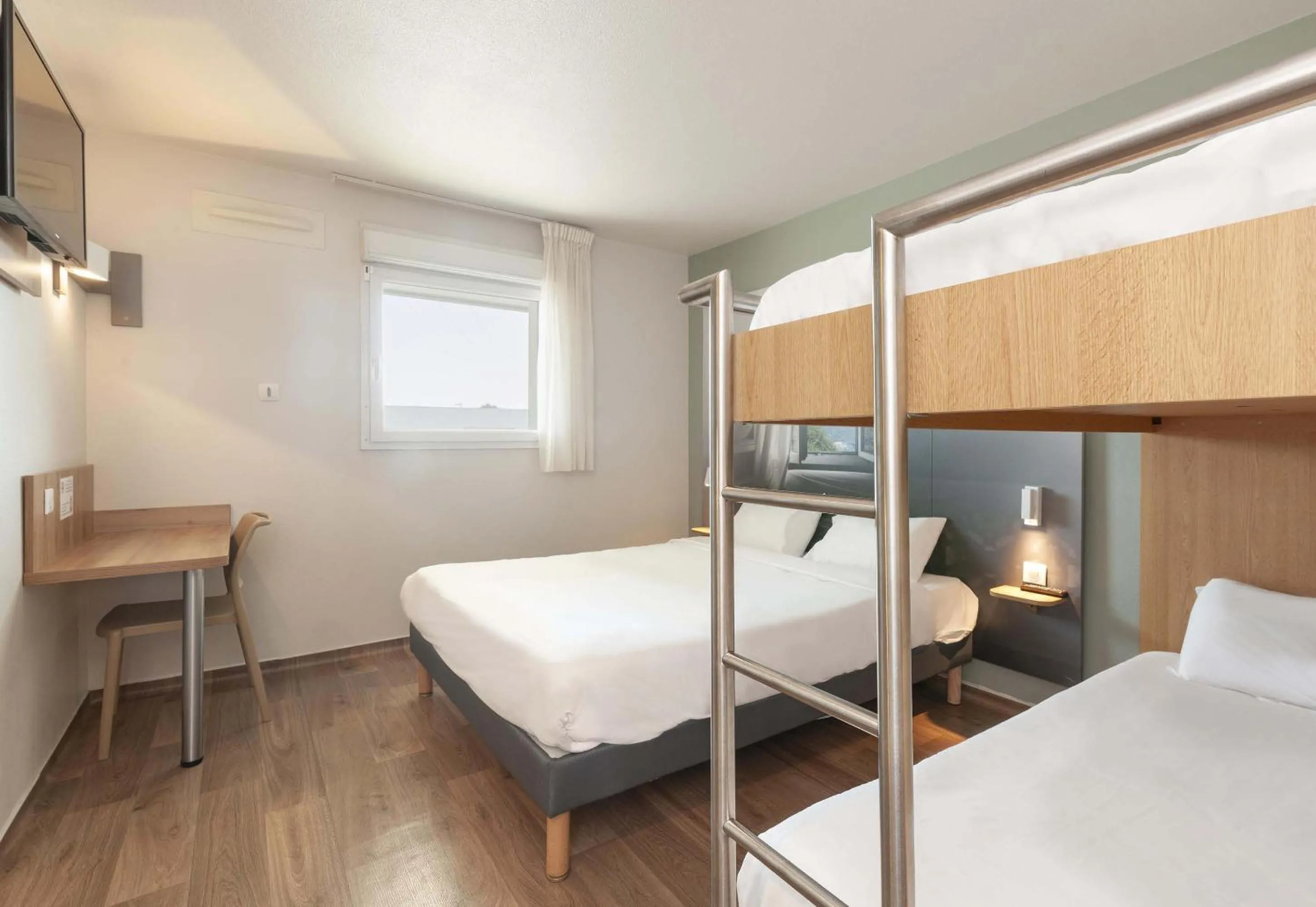 Bedroom, Bed in B&B HOTEL Pau Lescar