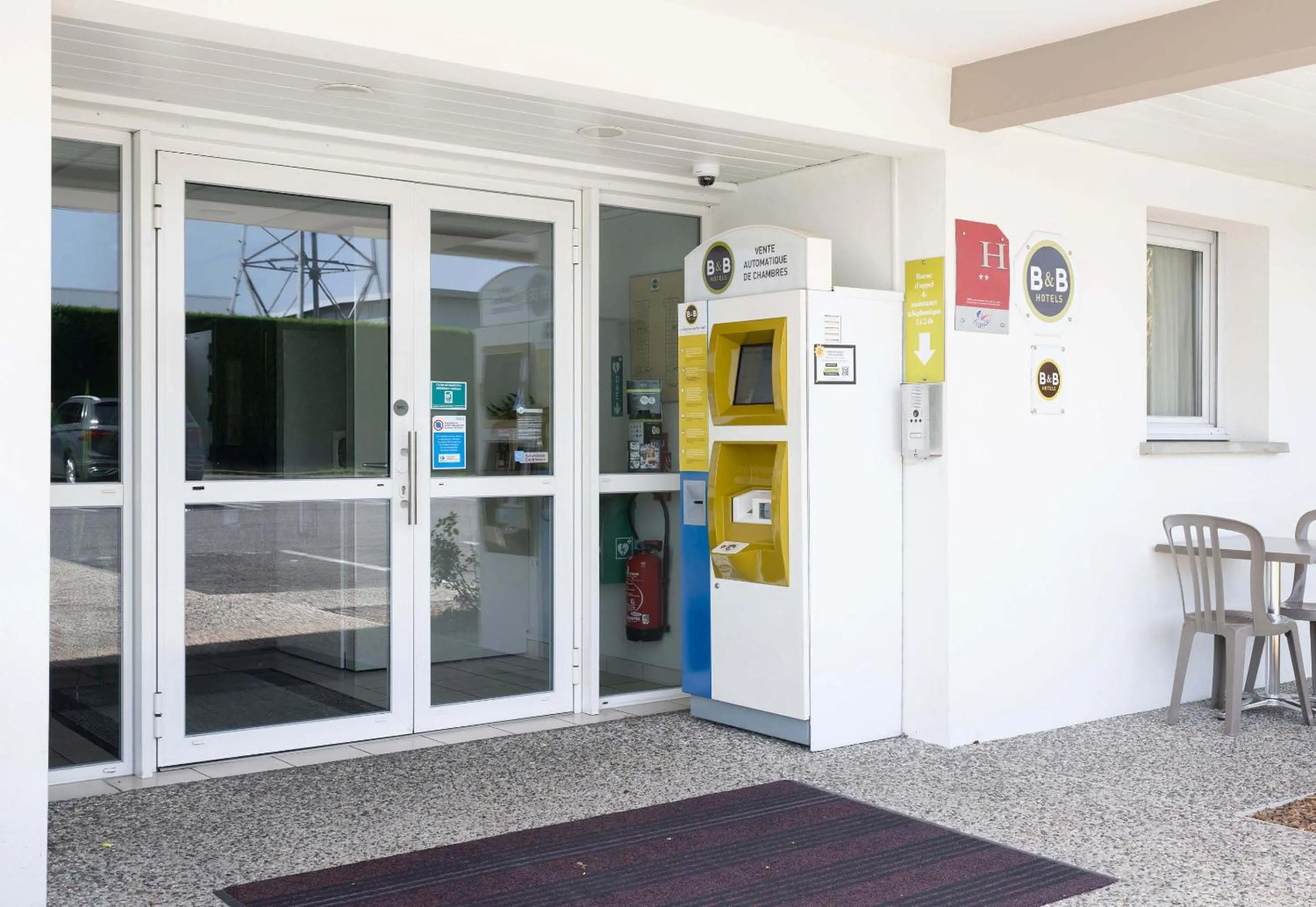 Patio in B&B HOTEL Pau Lescar