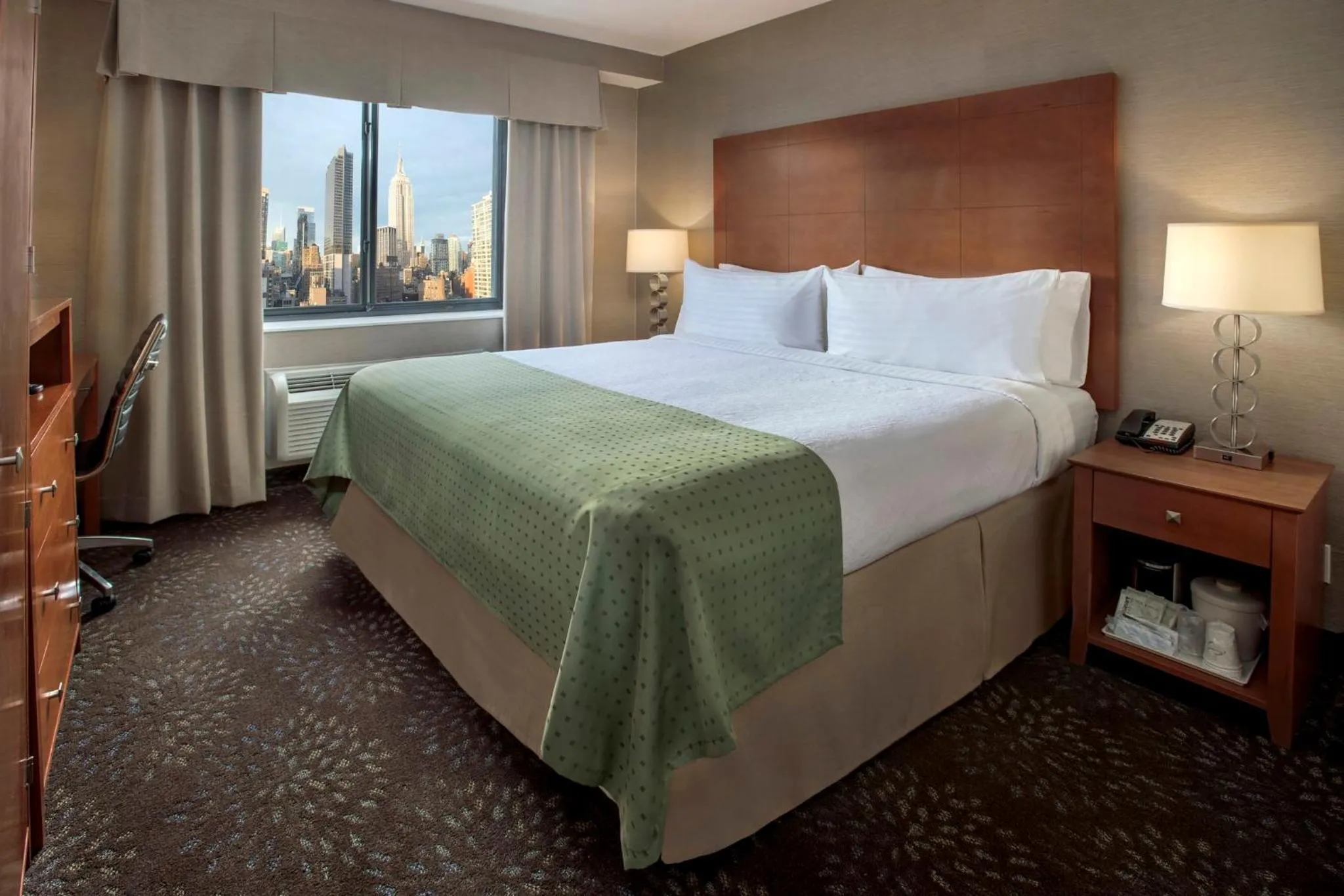 Photo of the whole room, Bed in Holiday Inn Manhattan 6th Ave - Chelsea by IHG