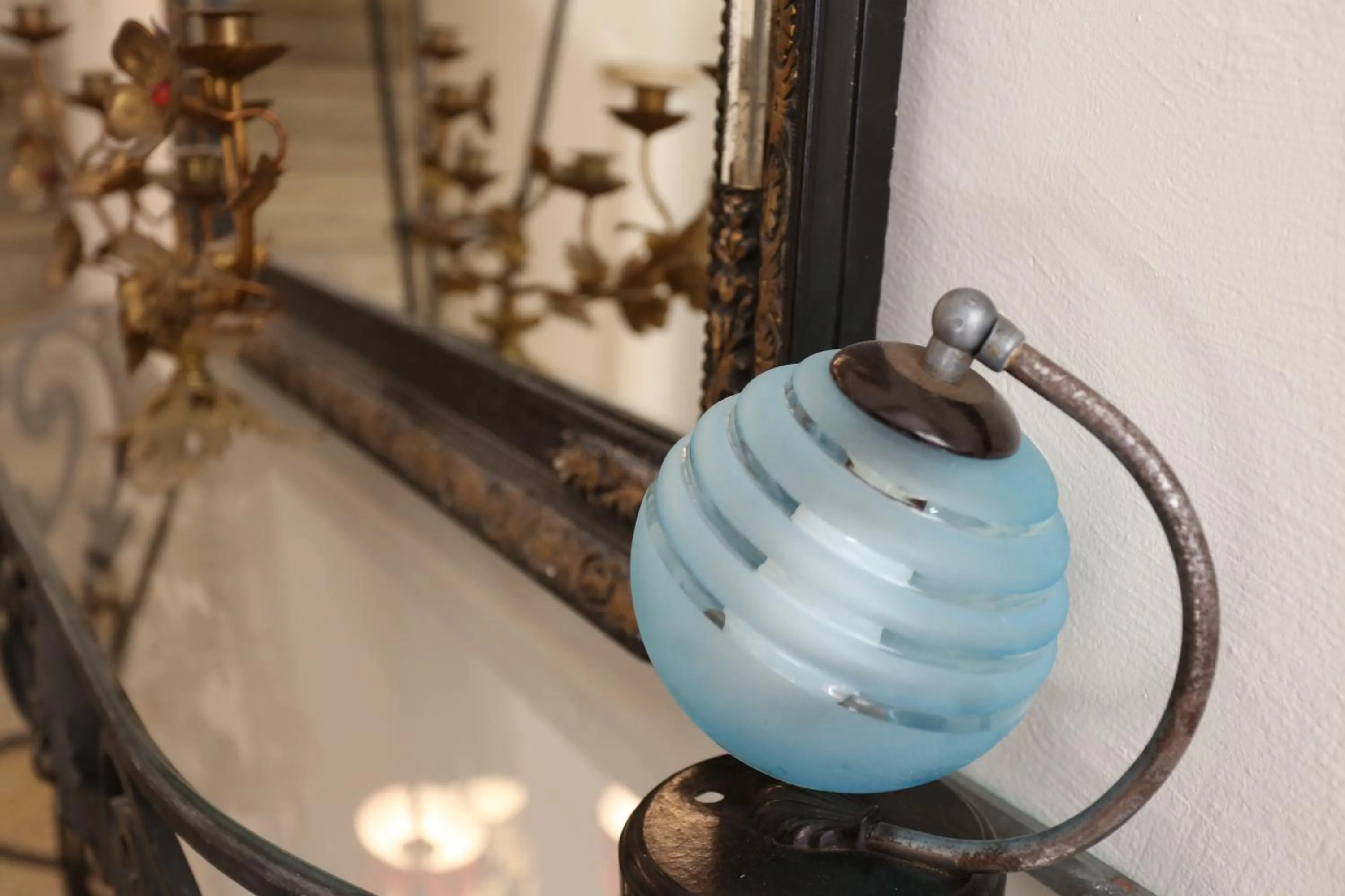 Decorative detail in Ô Anges