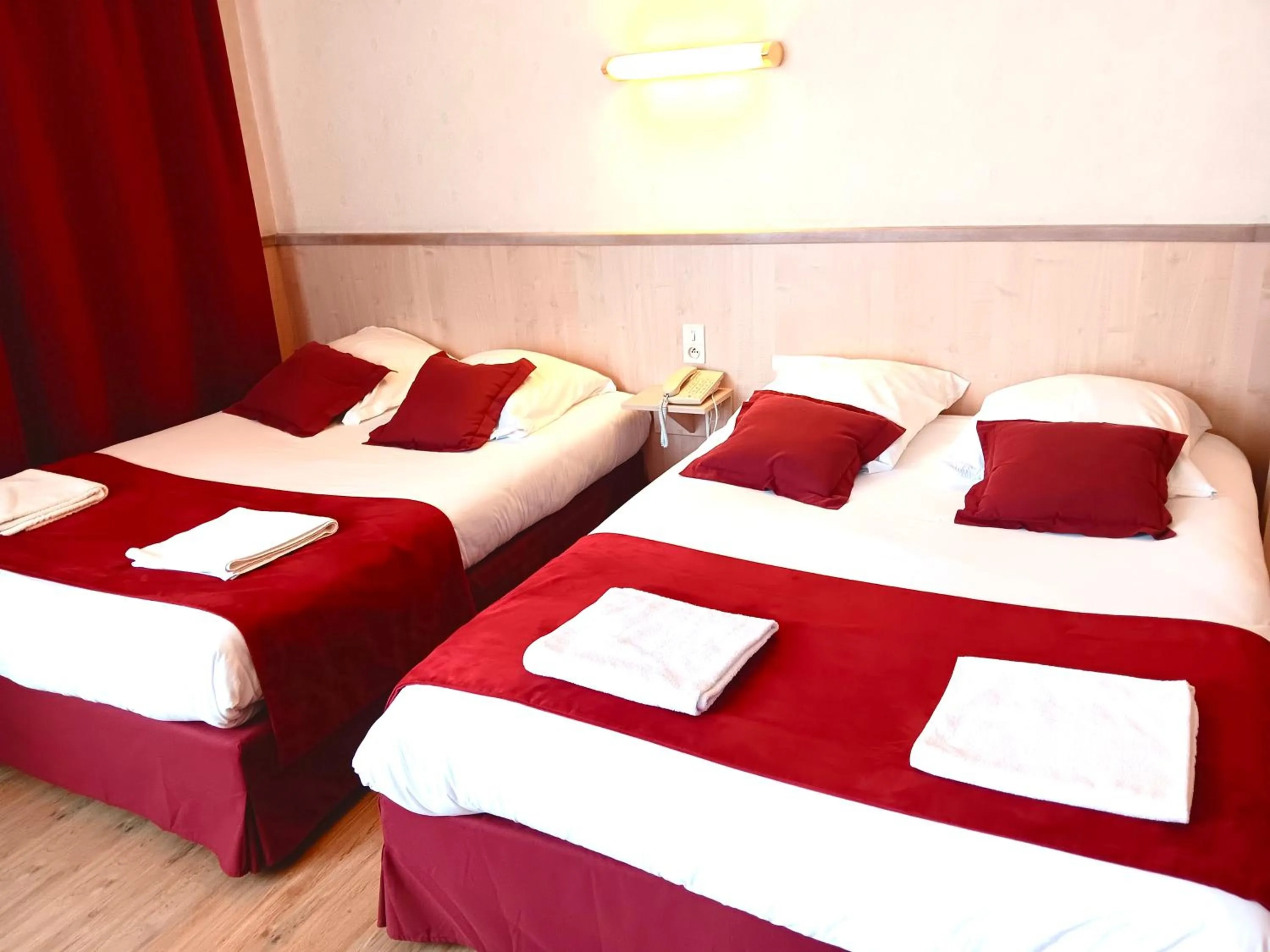 Bedroom, Bed in Logis Hôtel Restaurant Le Palous