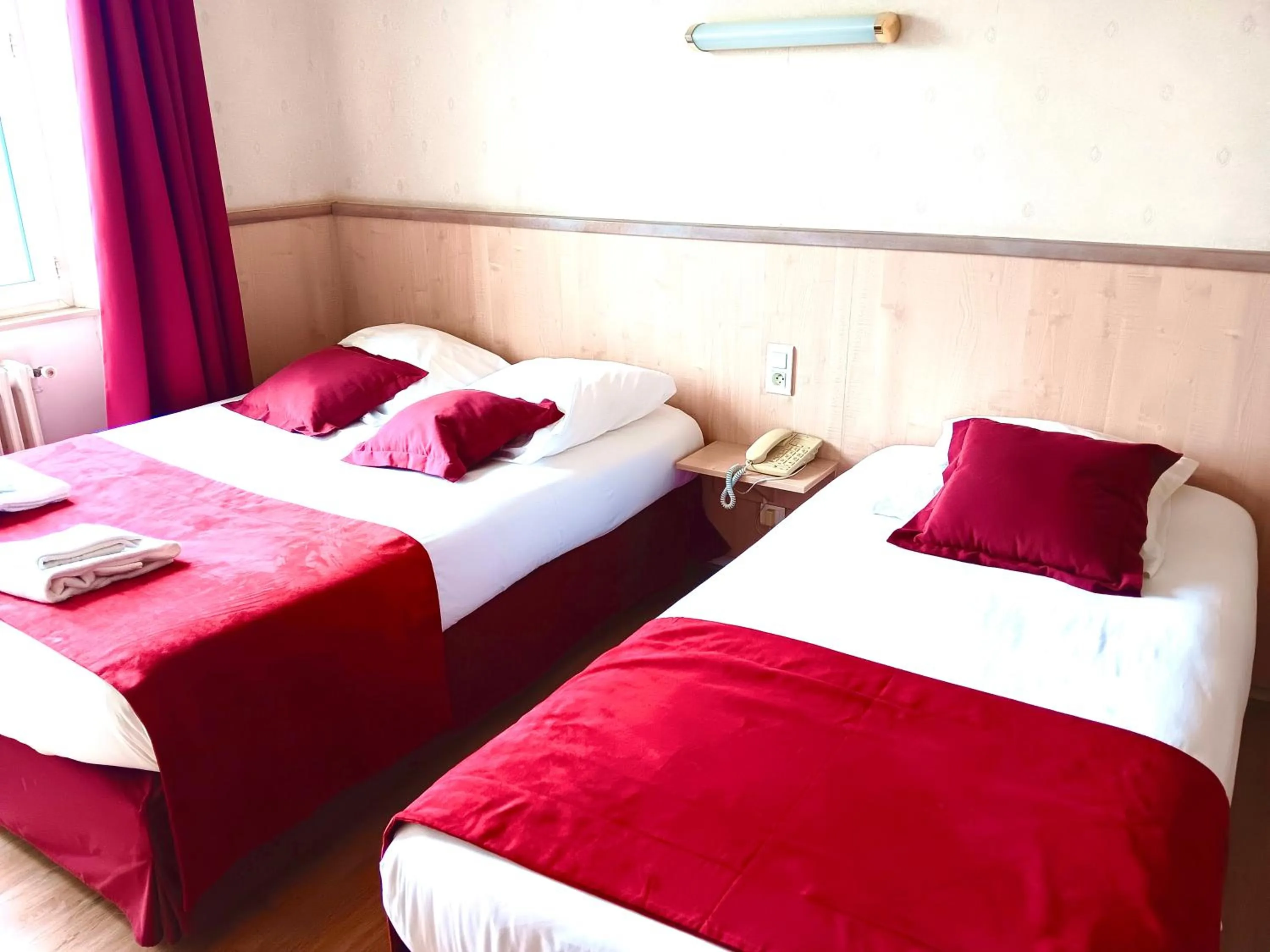 Bedroom, Bed in Logis Hôtel Restaurant Le Palous