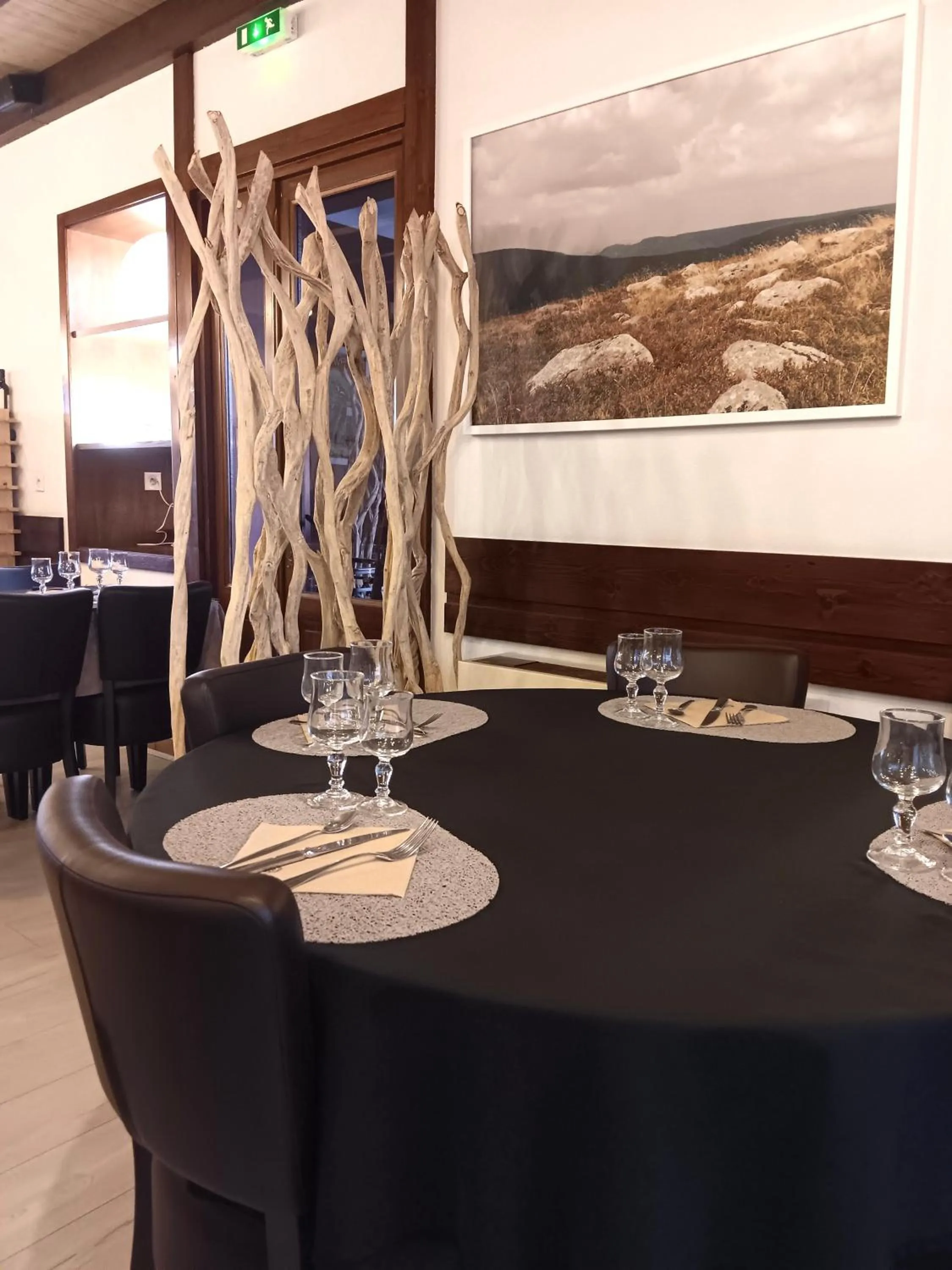 Restaurant/places to eat in Logis Hôtel Restaurant Le Palous