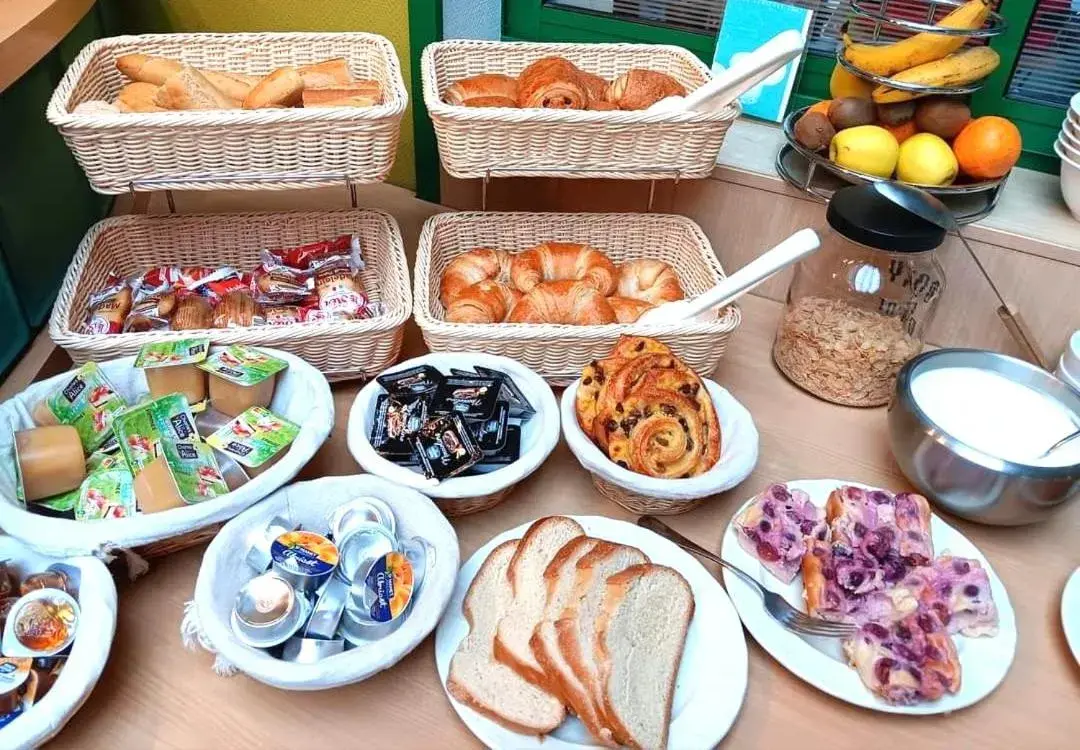 Breakfast in Logis Hôtel Restaurant Le Palous Breakfast in Logis Hôtel Restaurant Le Palous