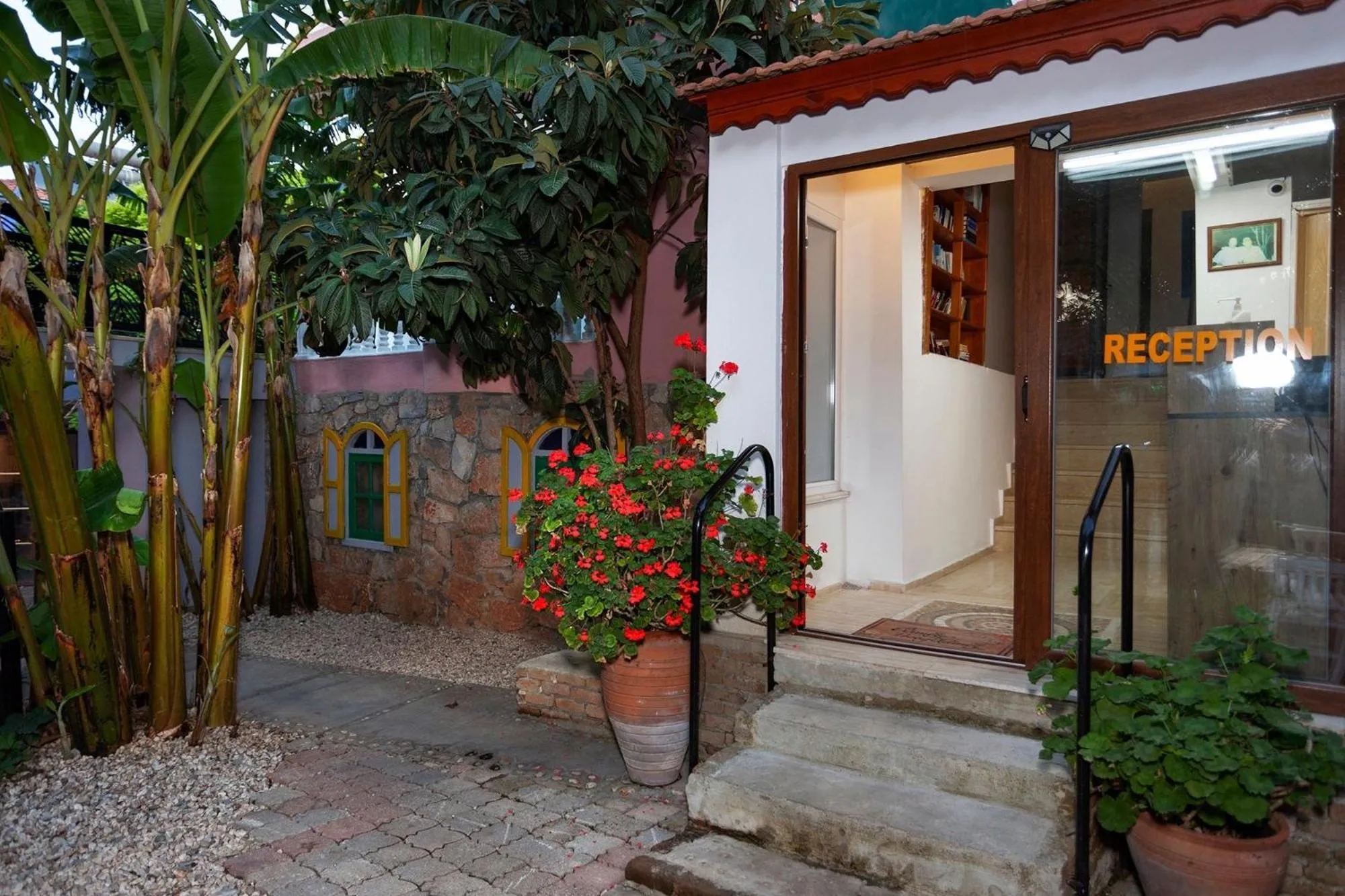 Garden in London Hotel