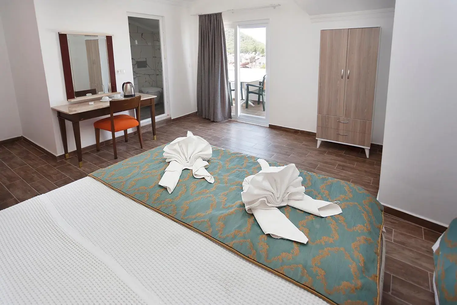 Photo of the whole room, Bed in London Hotel Photo of the whole room, Bed in London Hotel