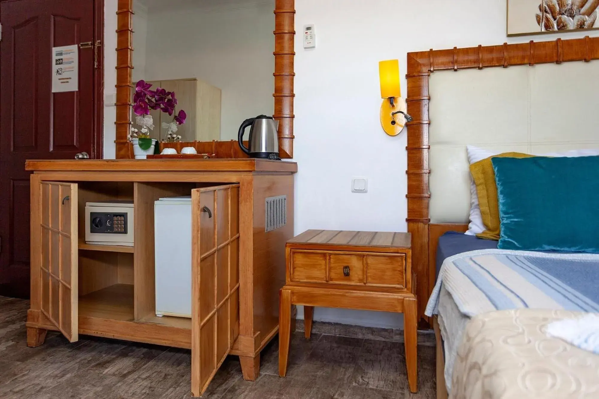 Bedroom, Bed in London Hotel Bedroom, Bed in London Hotel