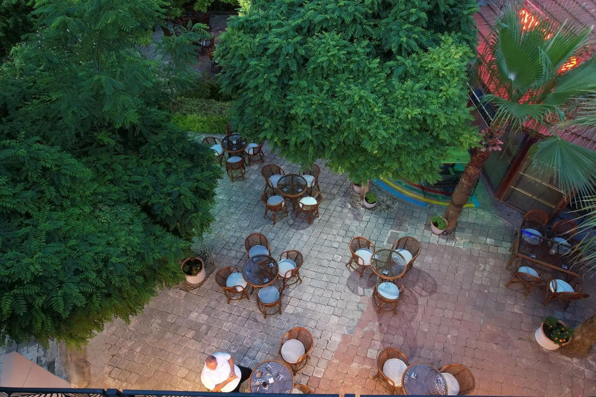 Bird's eye view in London Hotel