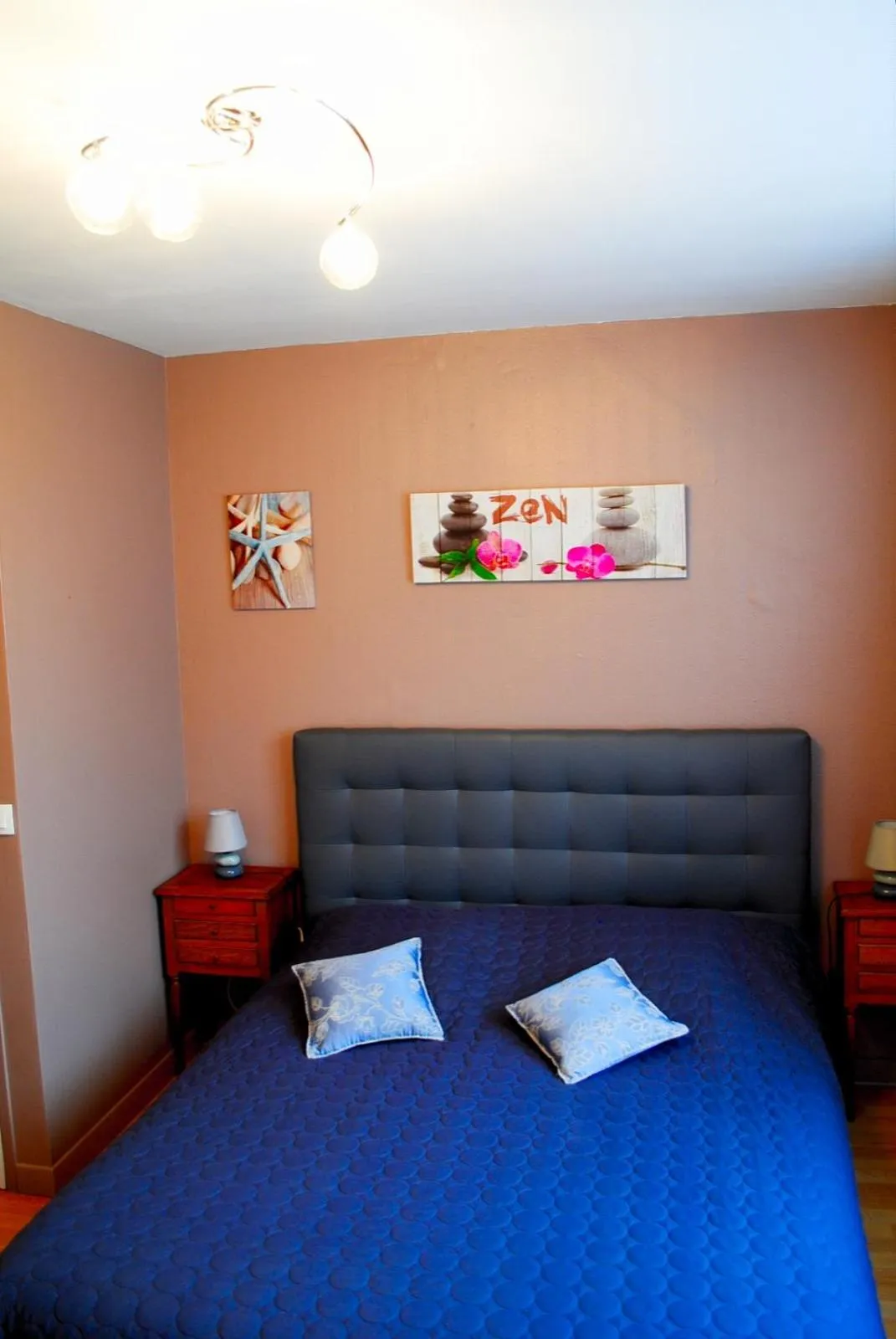 Photo of the whole room, Bed in Le Moulin Garnier