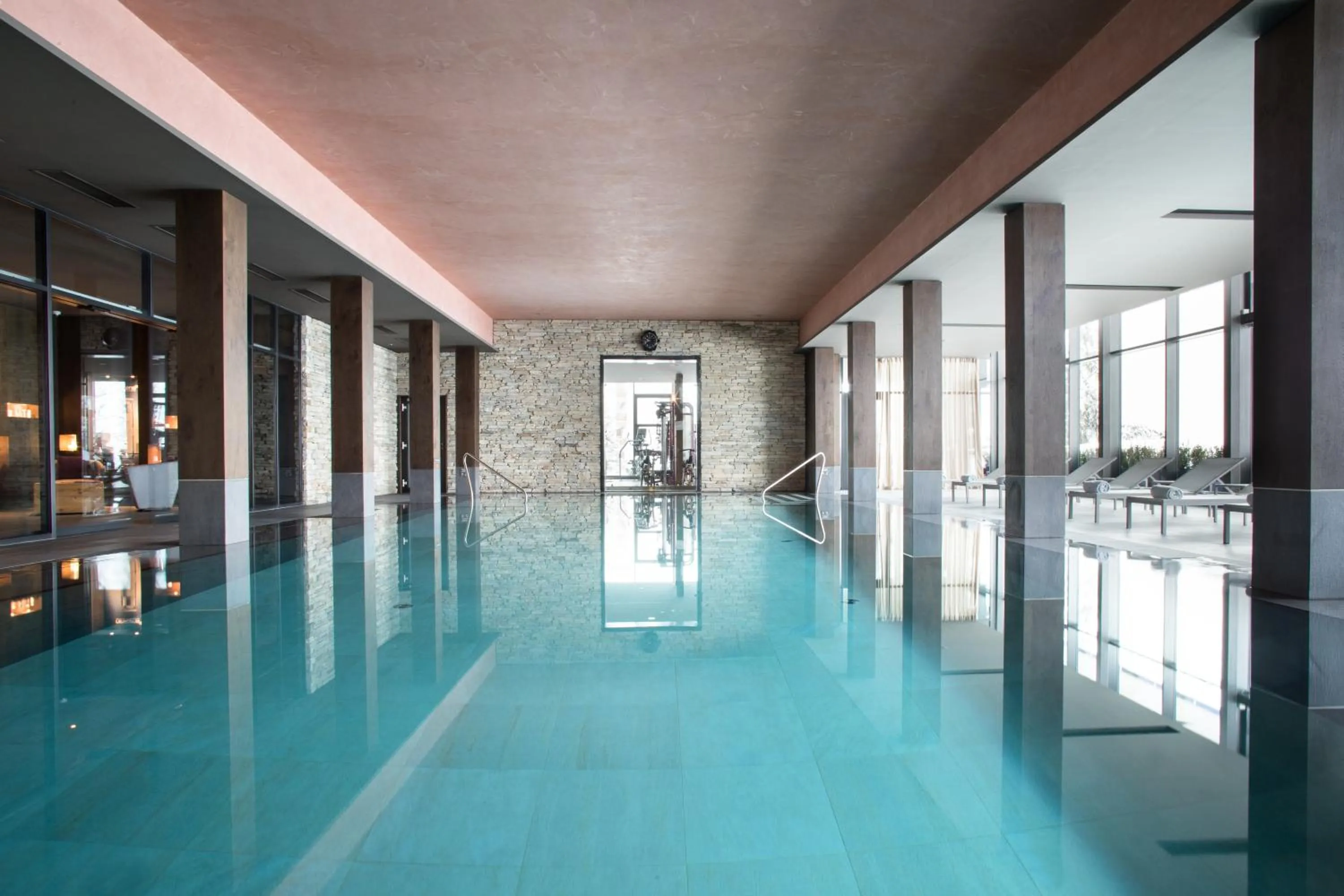Swimming pool in Crans Ambassador