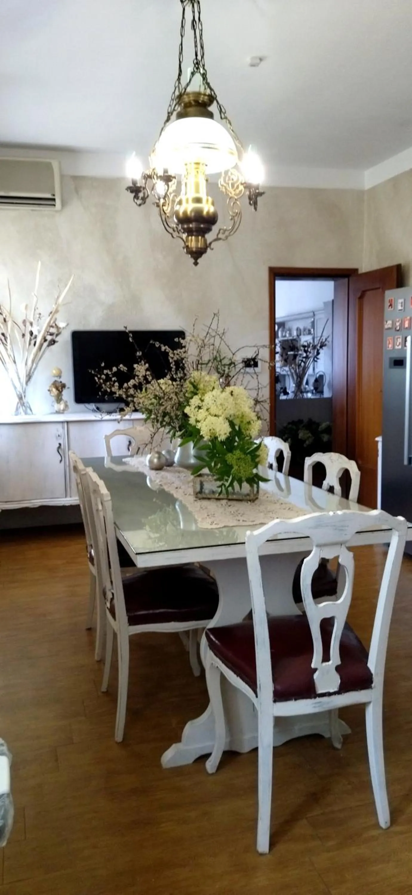 Kitchen or kitchenette in VILLA MOLINELLA