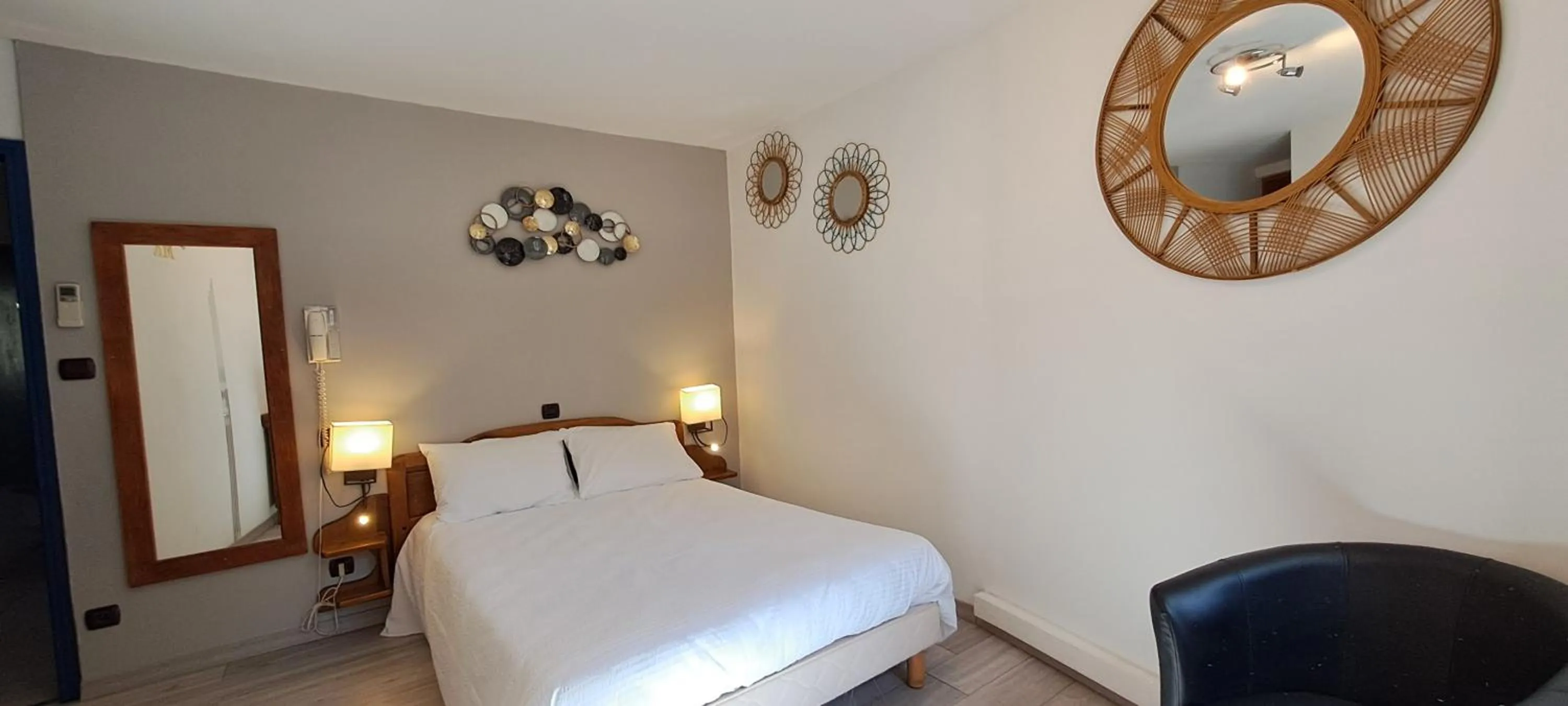 Bedroom, Bed in Logis Hôtel restaurant Auberge de la Cascade