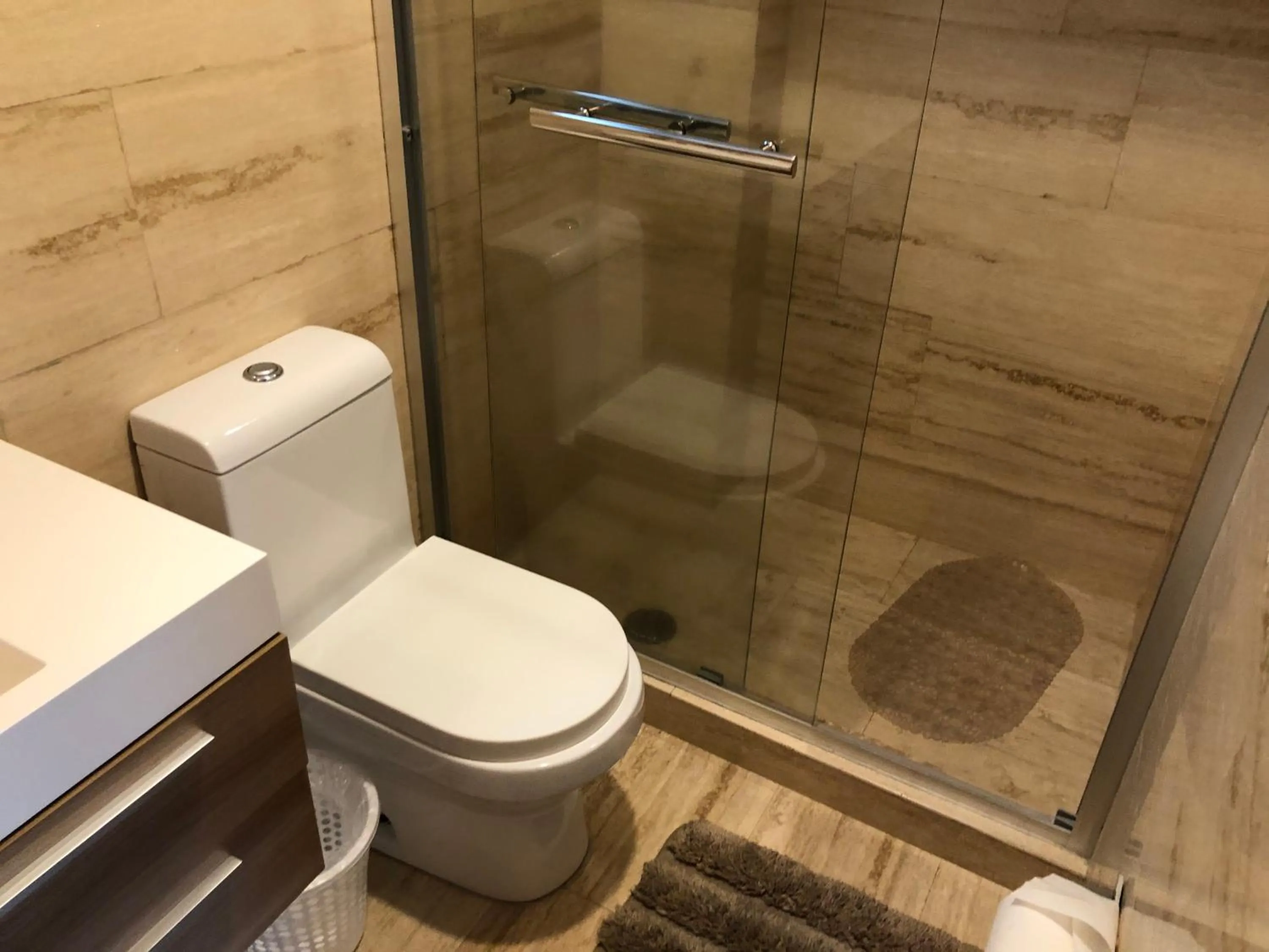 Bath in Caravansaro Vazquez de Mella 347 Polanco