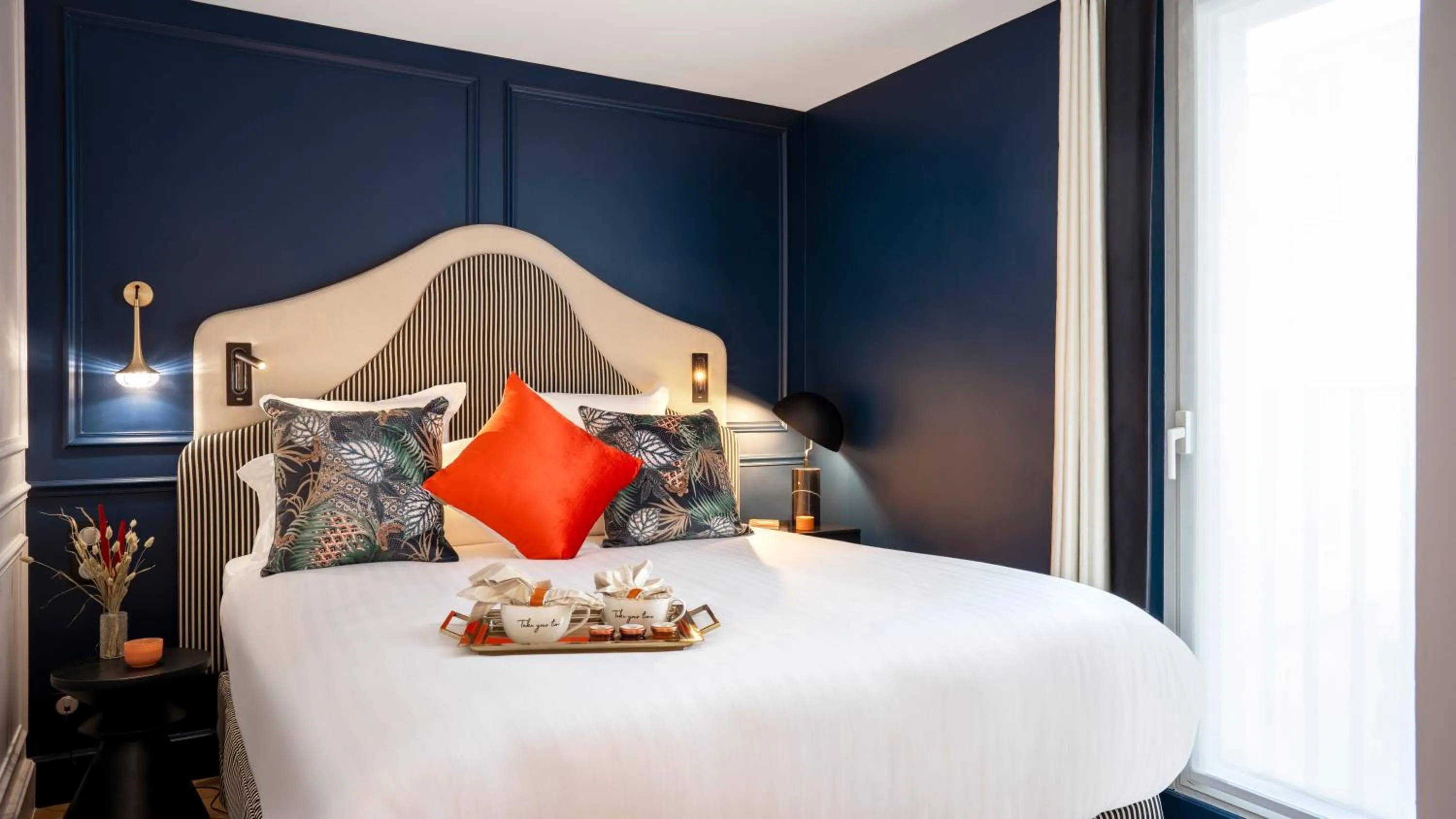 Bed in Residhome Paris Opéra