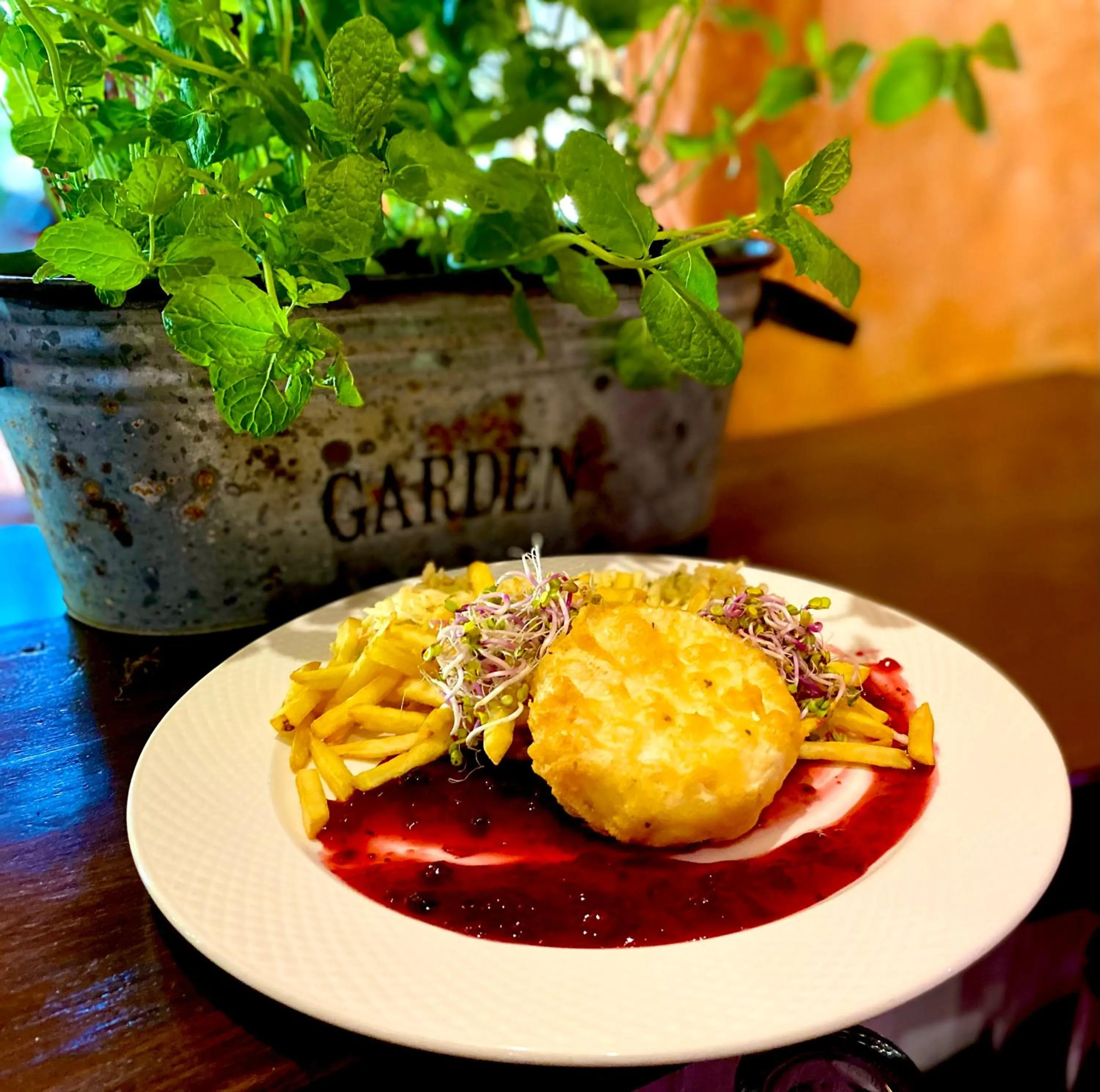 Restaurant/places to eat in Troll