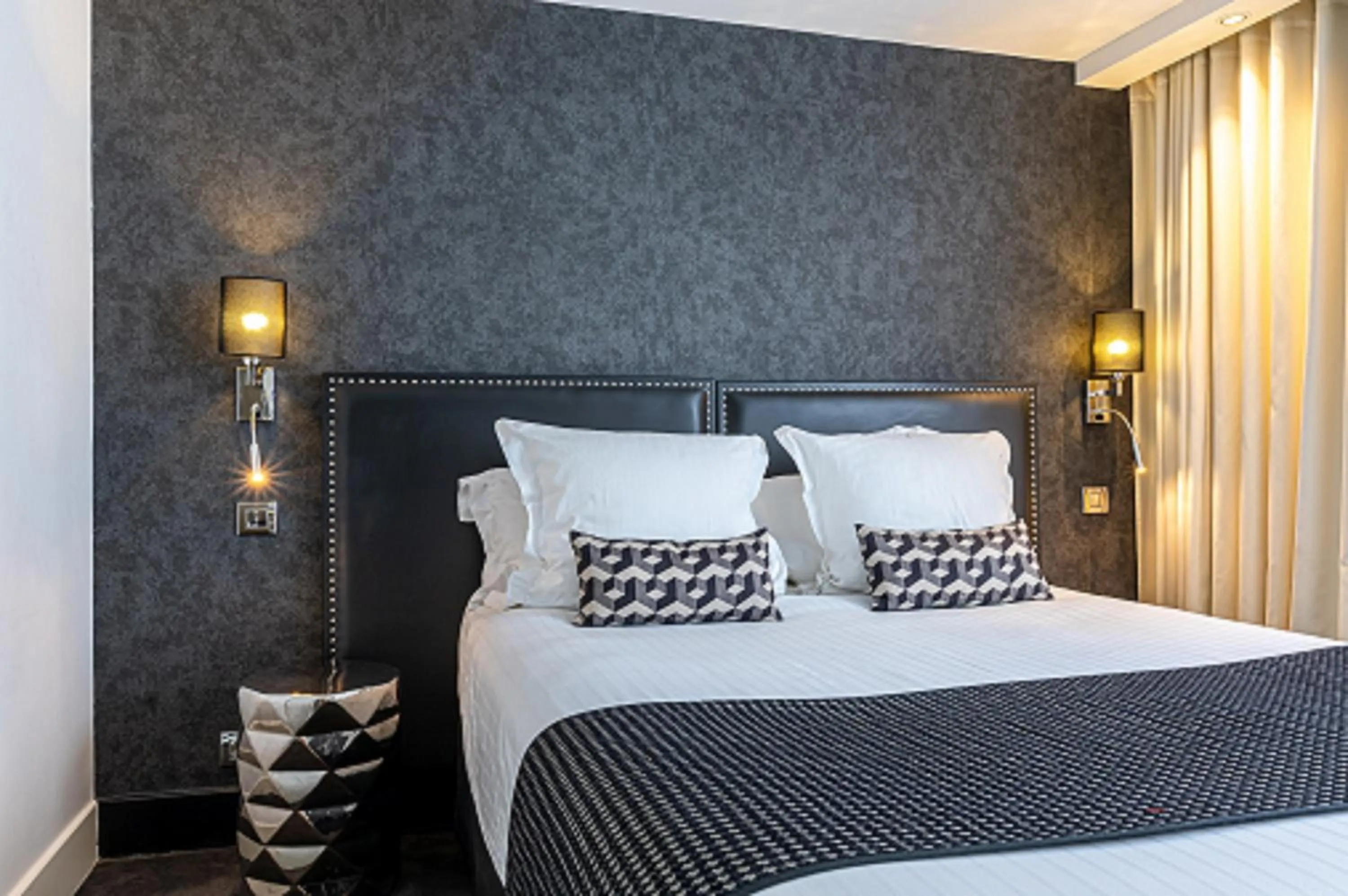 Photo of the whole room, Bed in Hôtel Diva Opera