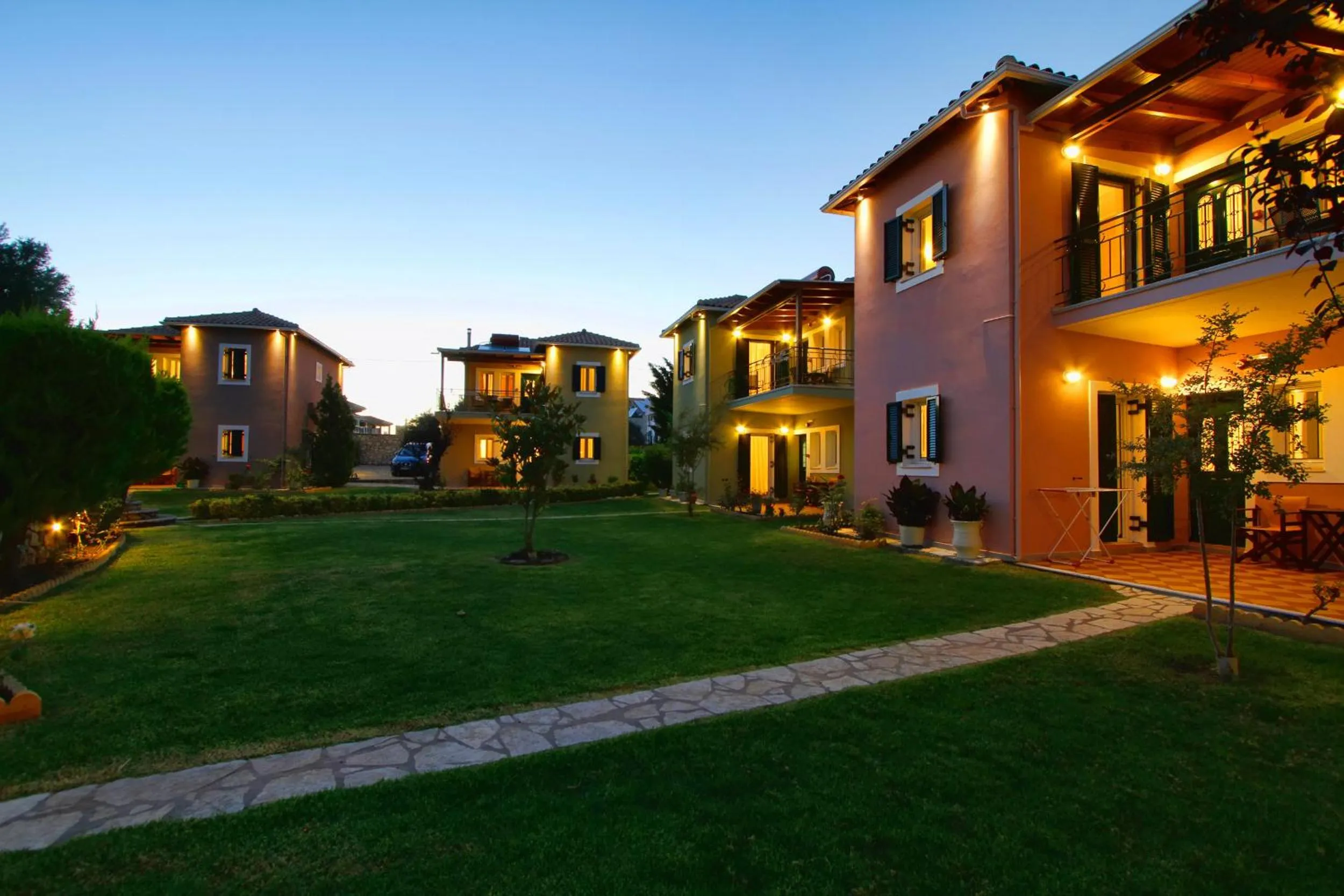 Area and facilities in Saint Thomas Village