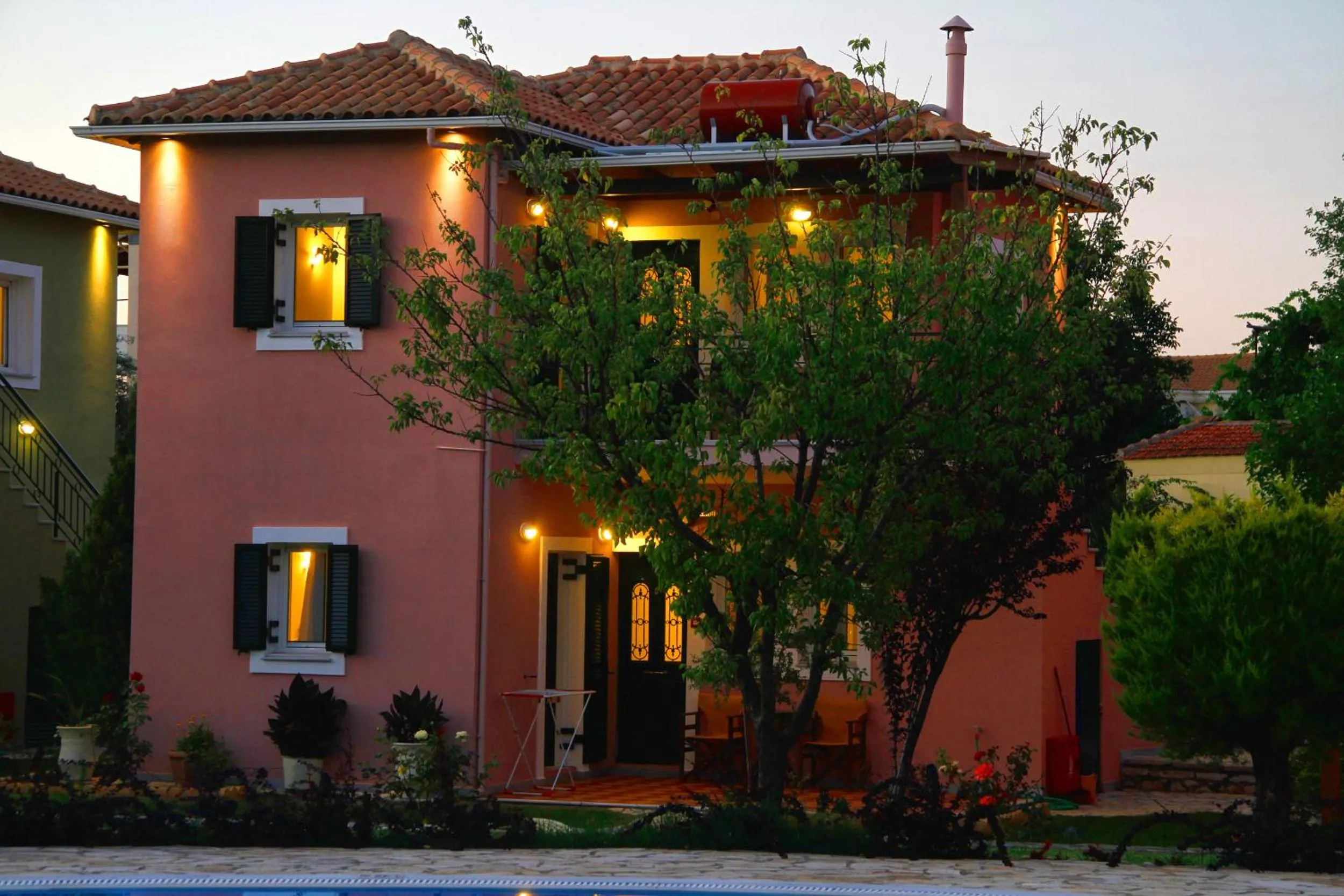 Facade/entrance in Saint Thomas Village