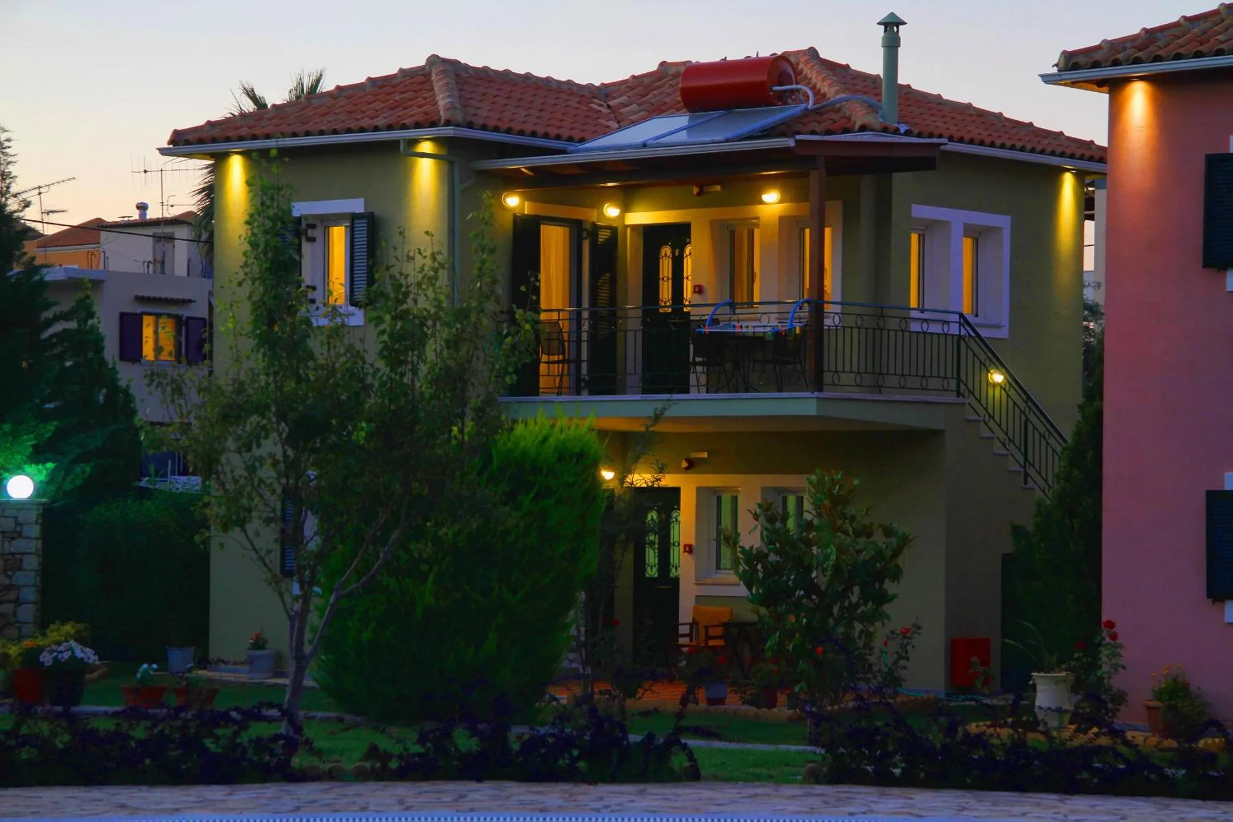 Facade/entrance in Saint Thomas Village