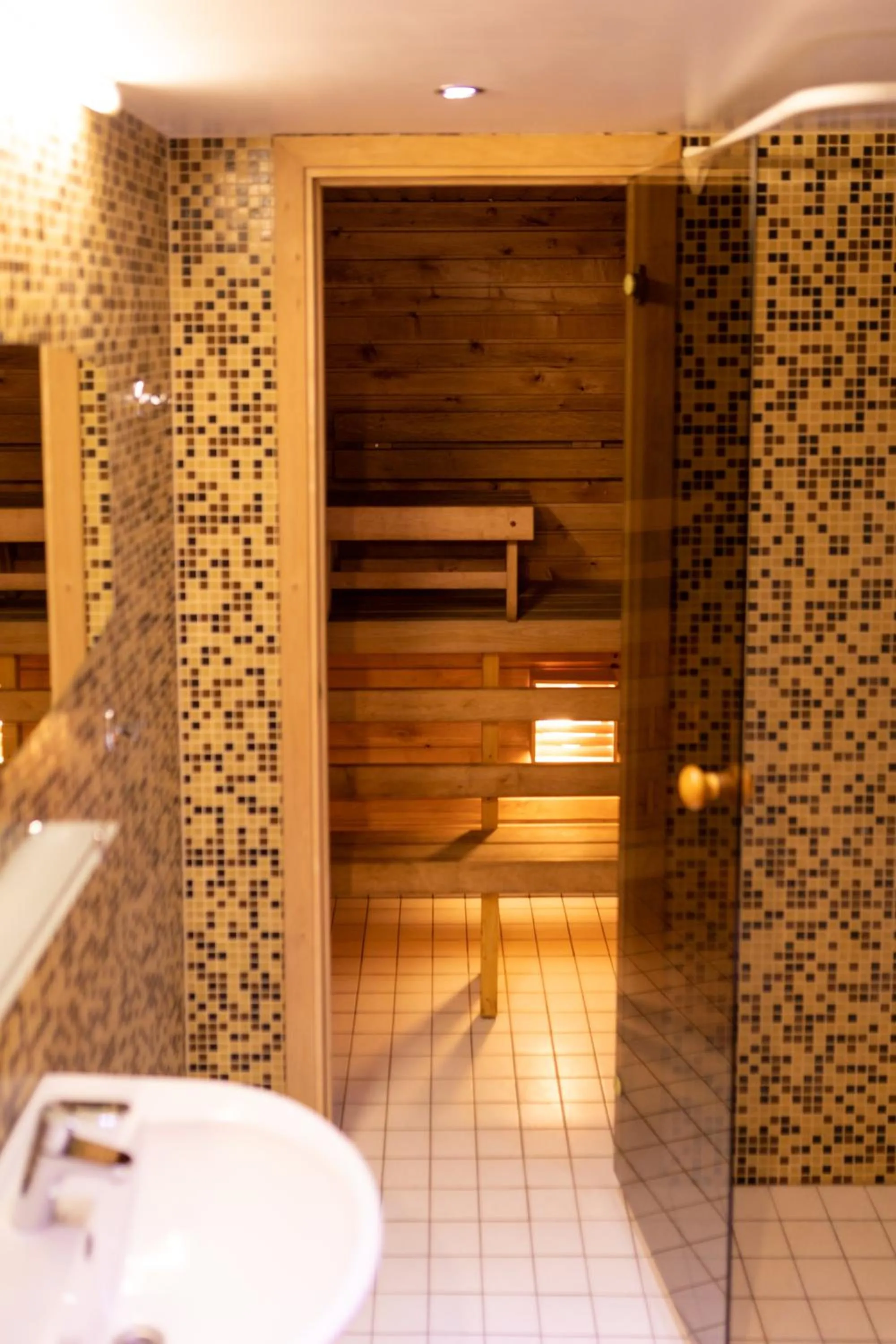 Embrace Hotel & Apartments