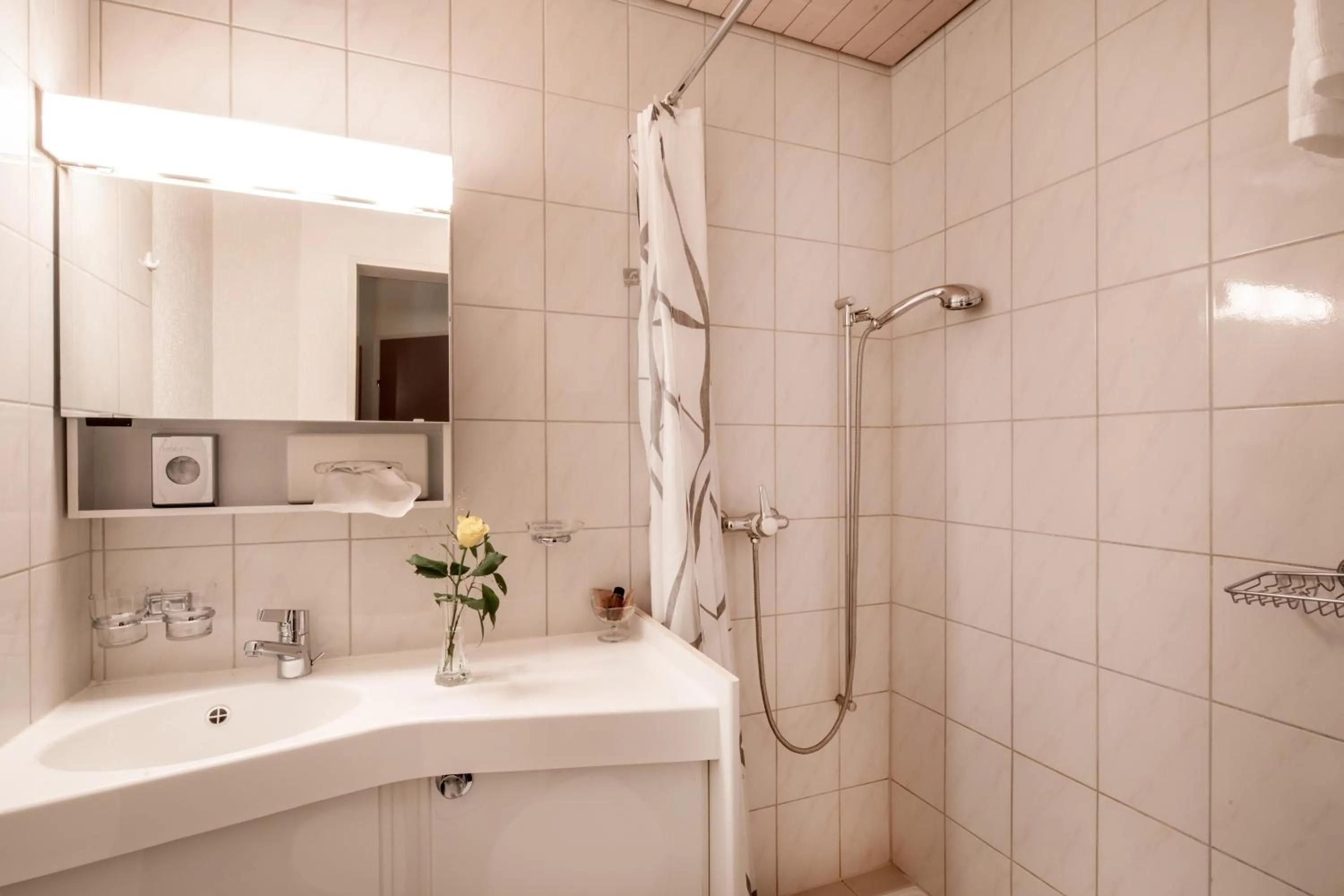 Bathroom in Gasthof Enge Self Check-In Hotel