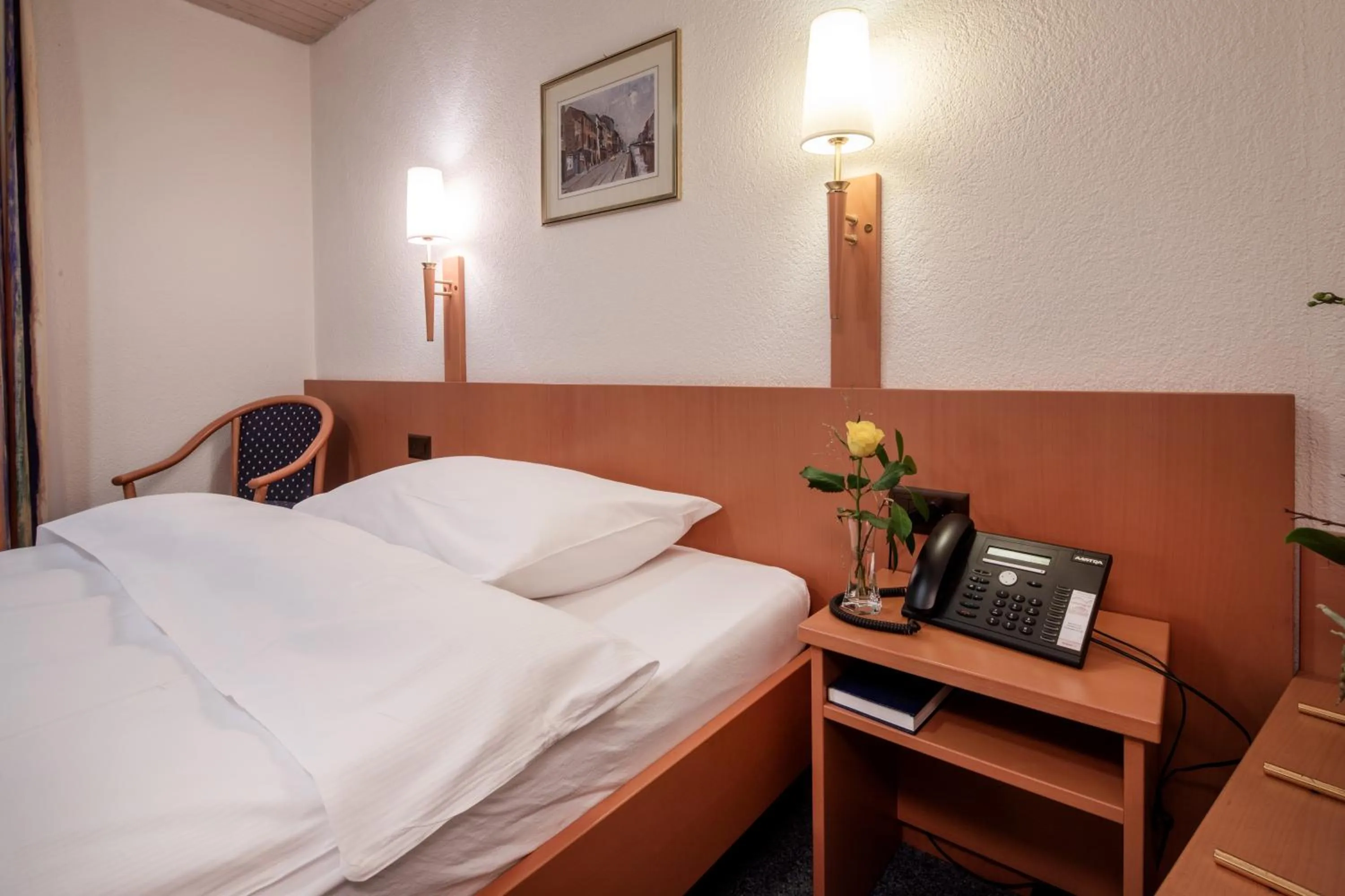 Bed in Gasthof Enge Self Check-In Hotel