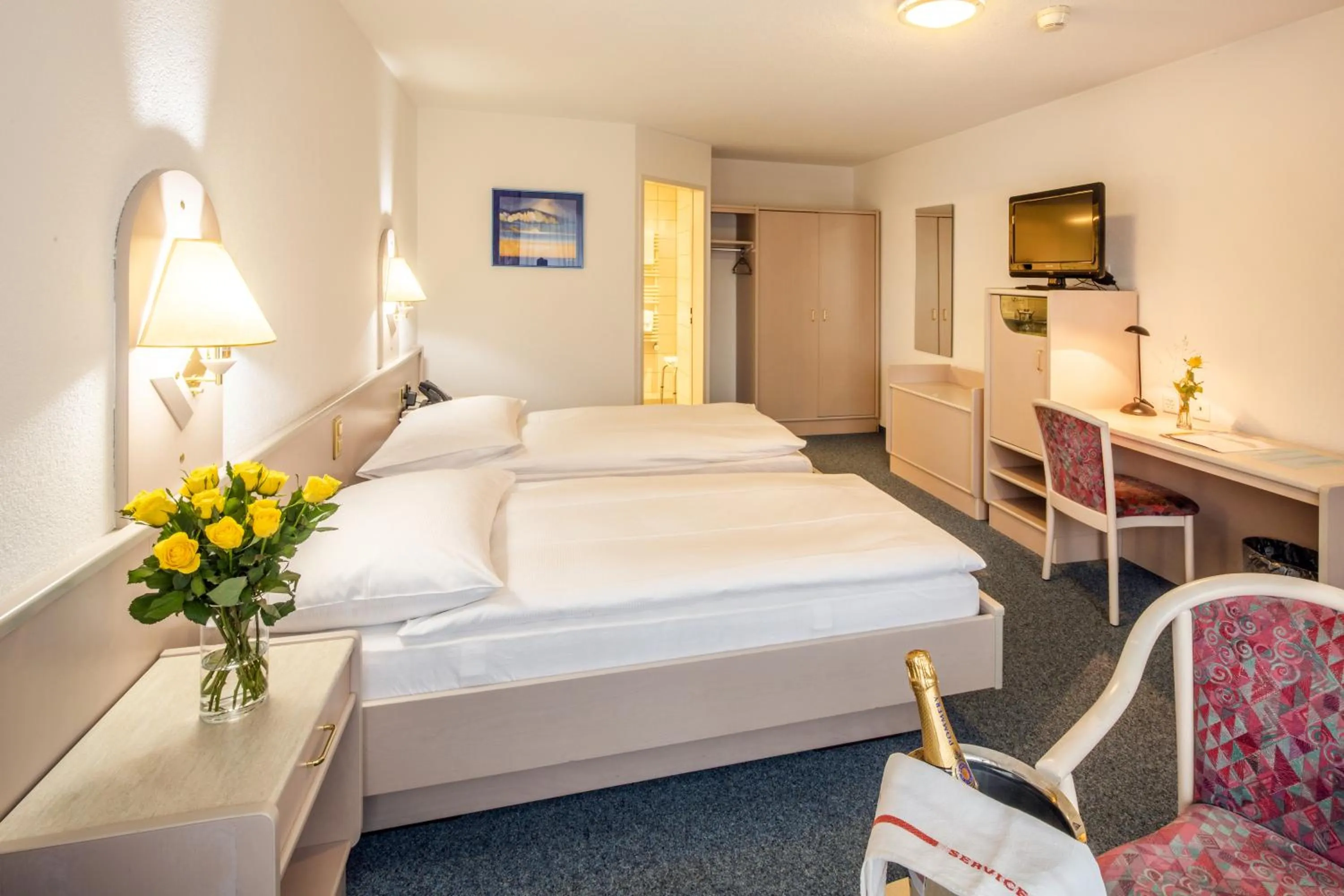 Photo of the whole room, Bed in Gasthof Enge Self Check-In Hotel