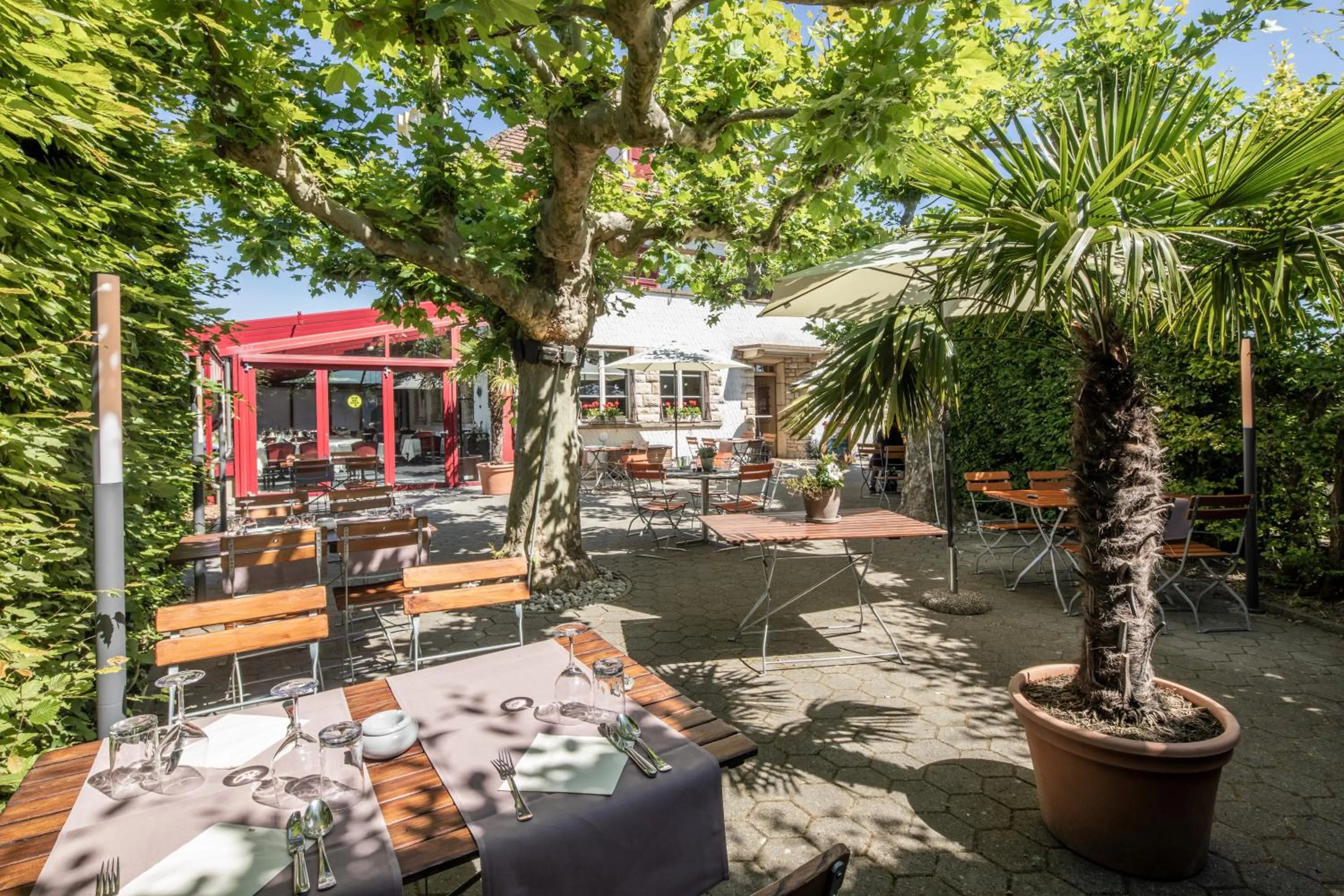 Restaurant/places to eat in Gasthof Enge Self Check-In Hotel