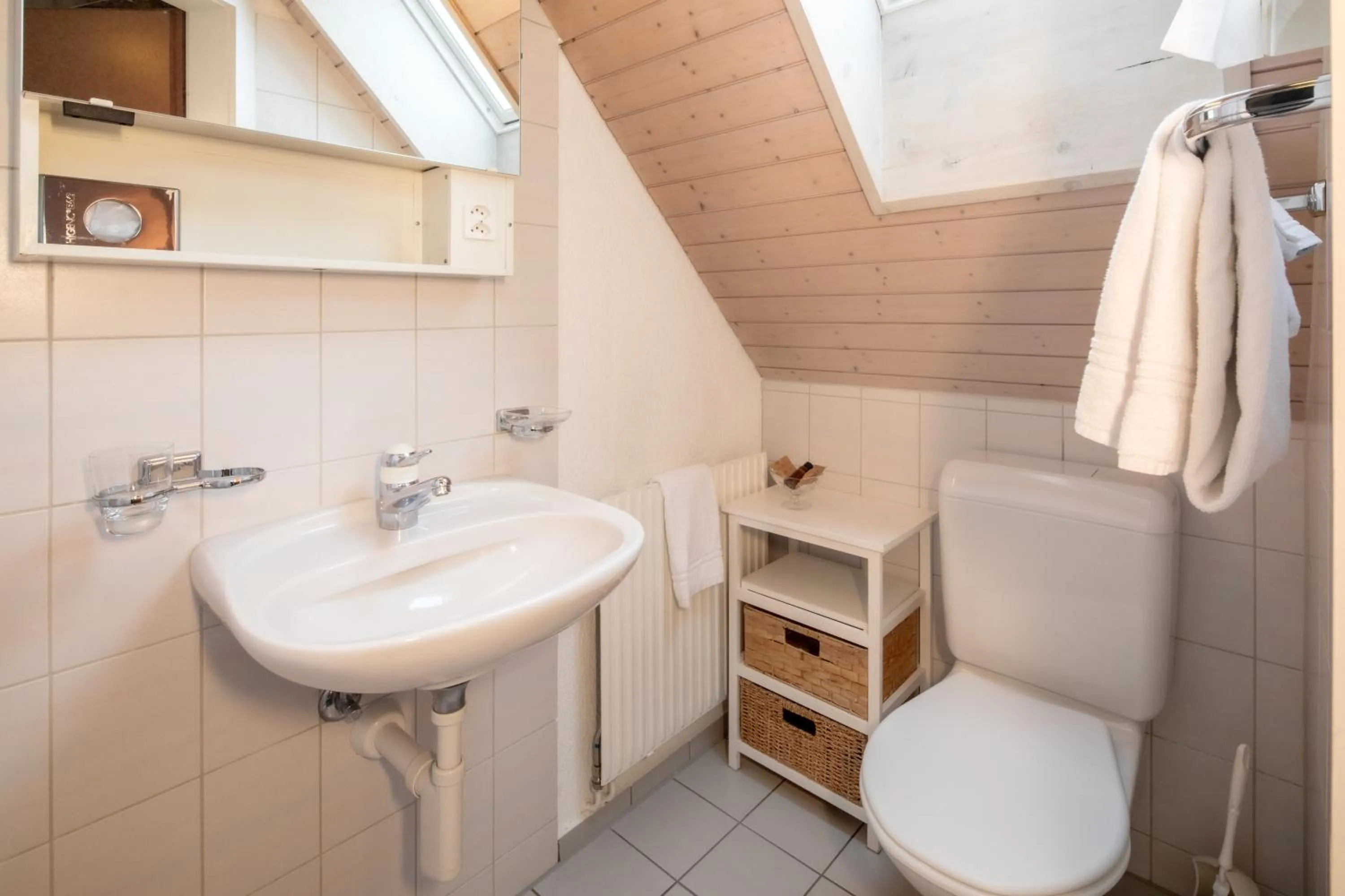 Bathroom in Gasthof Enge Self Check-In Hotel