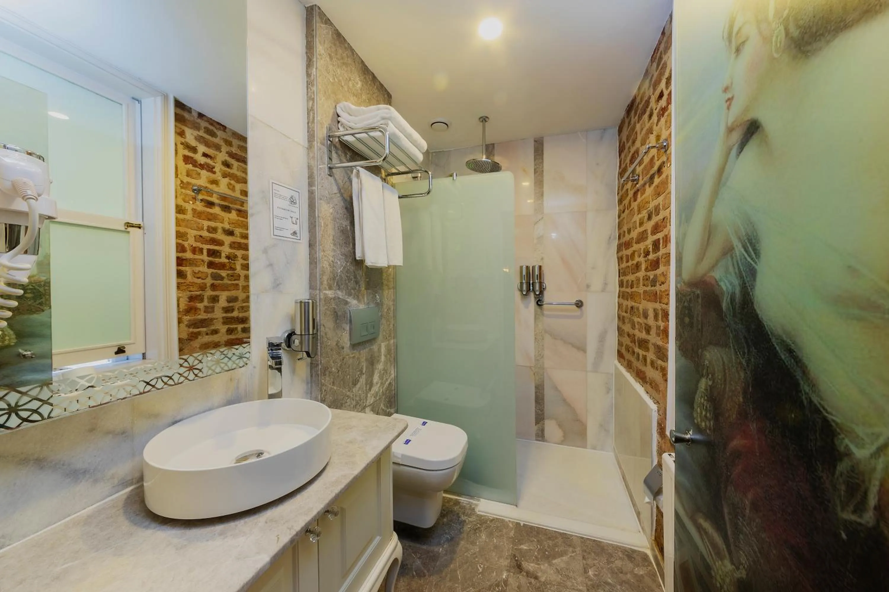 Toilet in Azade Premier Hotel