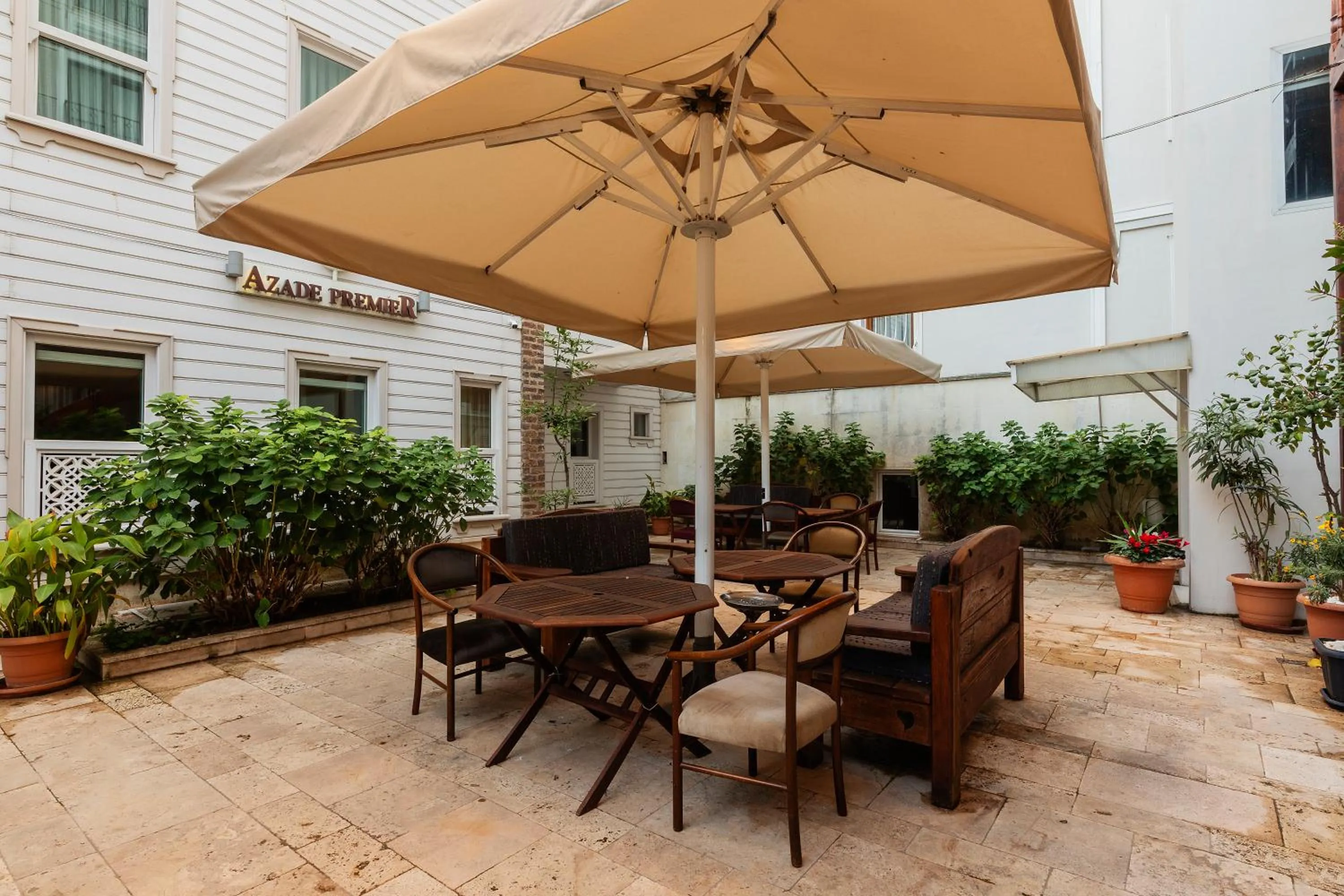 Garden in Azade Premier Hotel