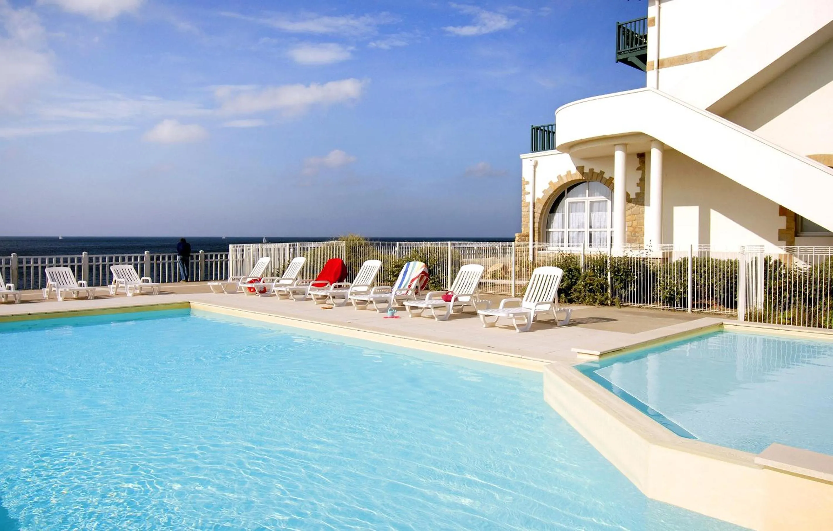 Swimming pool in Résidence Odalys Valentin plage