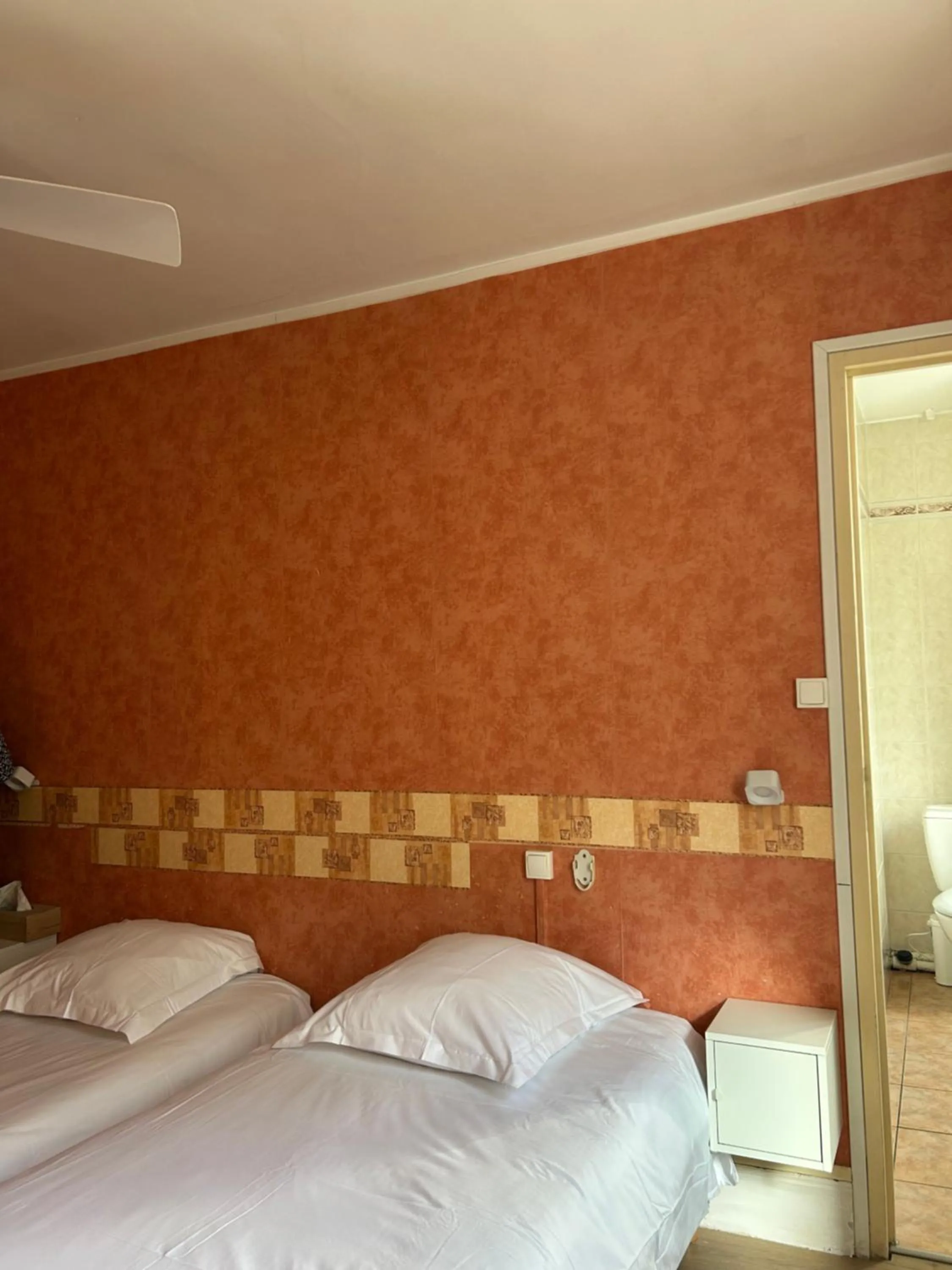 Bedroom, Bed in Hôtel des Ducs