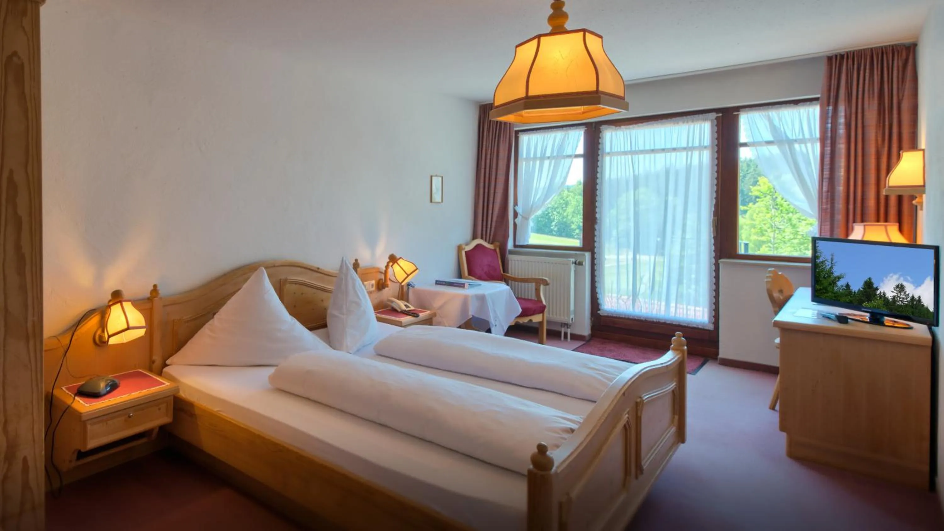 Photo of the whole room, Bed in Landgasthof Zum Schwanen