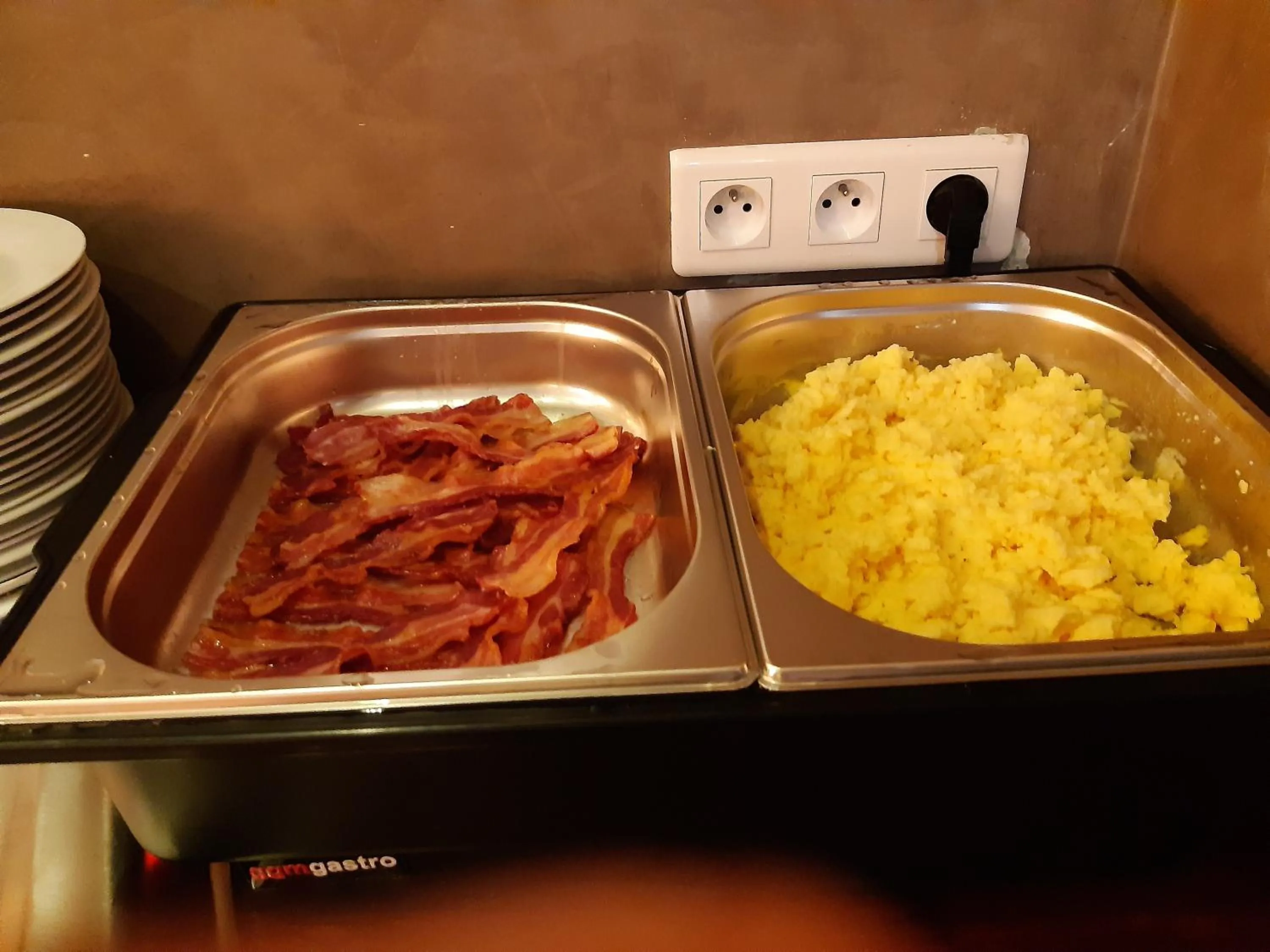 Breakfast in Hôtel Lumières Montmartre Paris