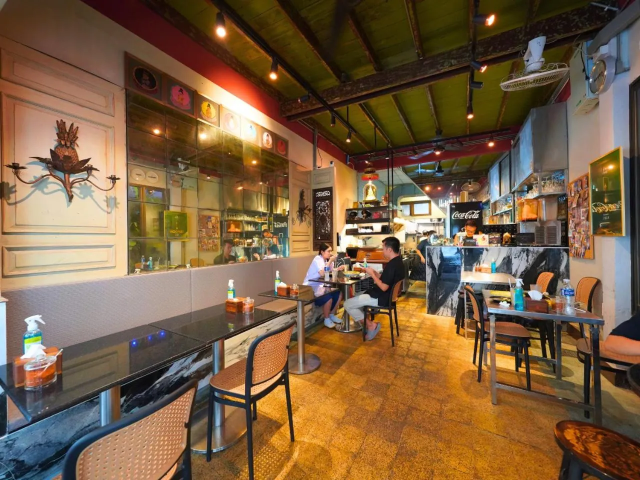 Restaurant/places to eat in Excel Hotel Bangkok former Sri Krungthep Hotel