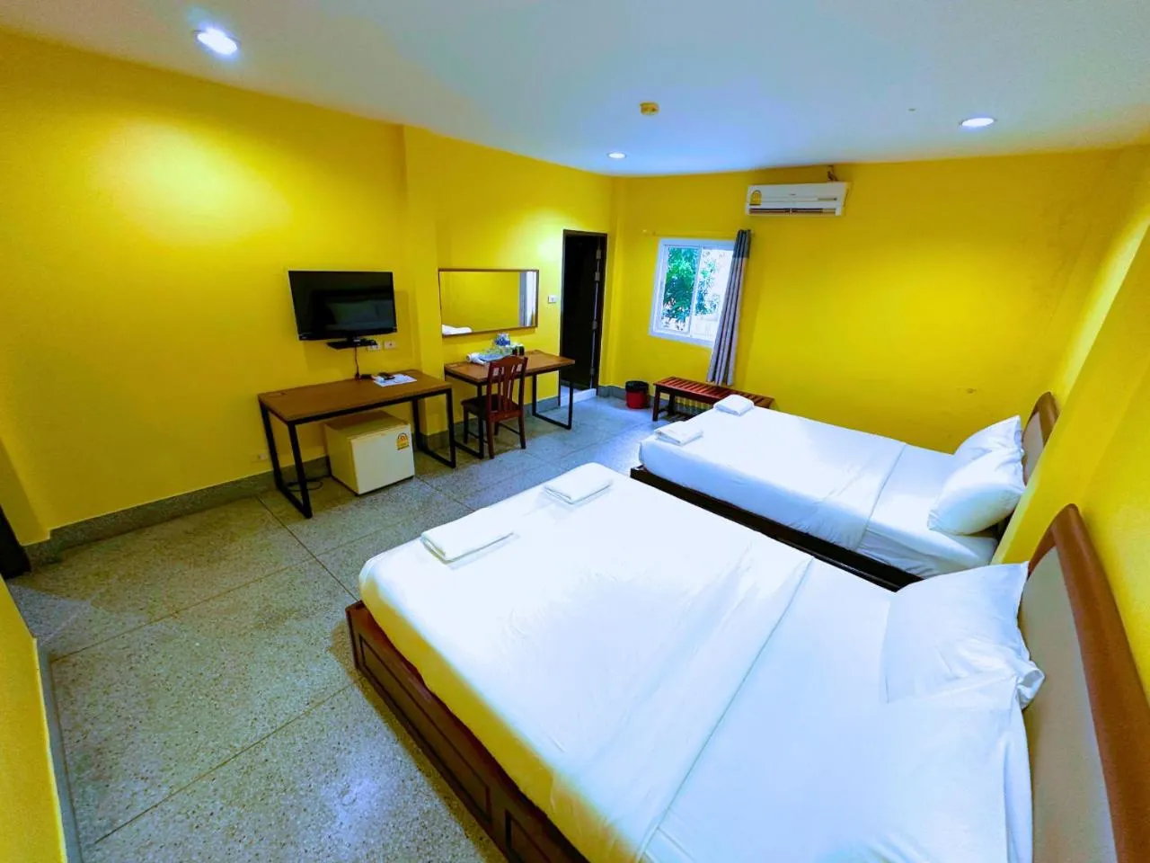 Bed in Excel Hotel Bangkok former Sri Krungthep Hotel