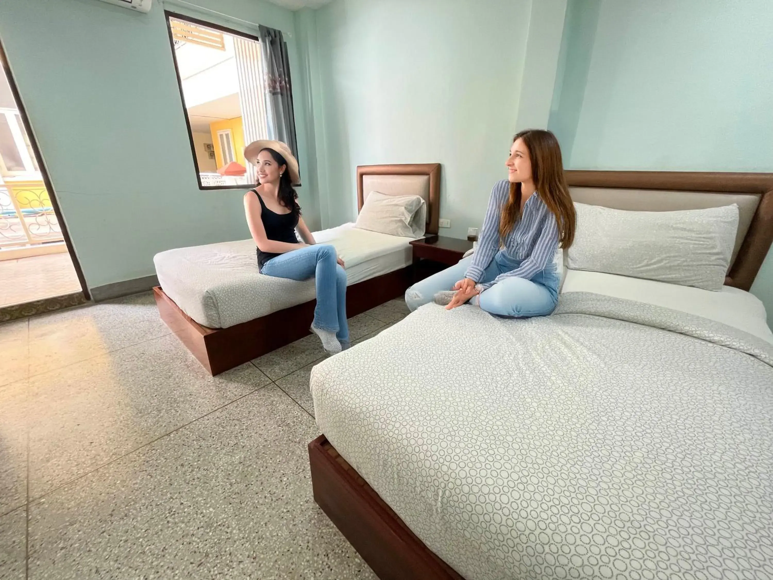 People, Bed in Excel Hotel Bangkok former Sri Krungthep Hotel People, Bed in Excel Hotel Bangkok former Sri Krungthep Hotel