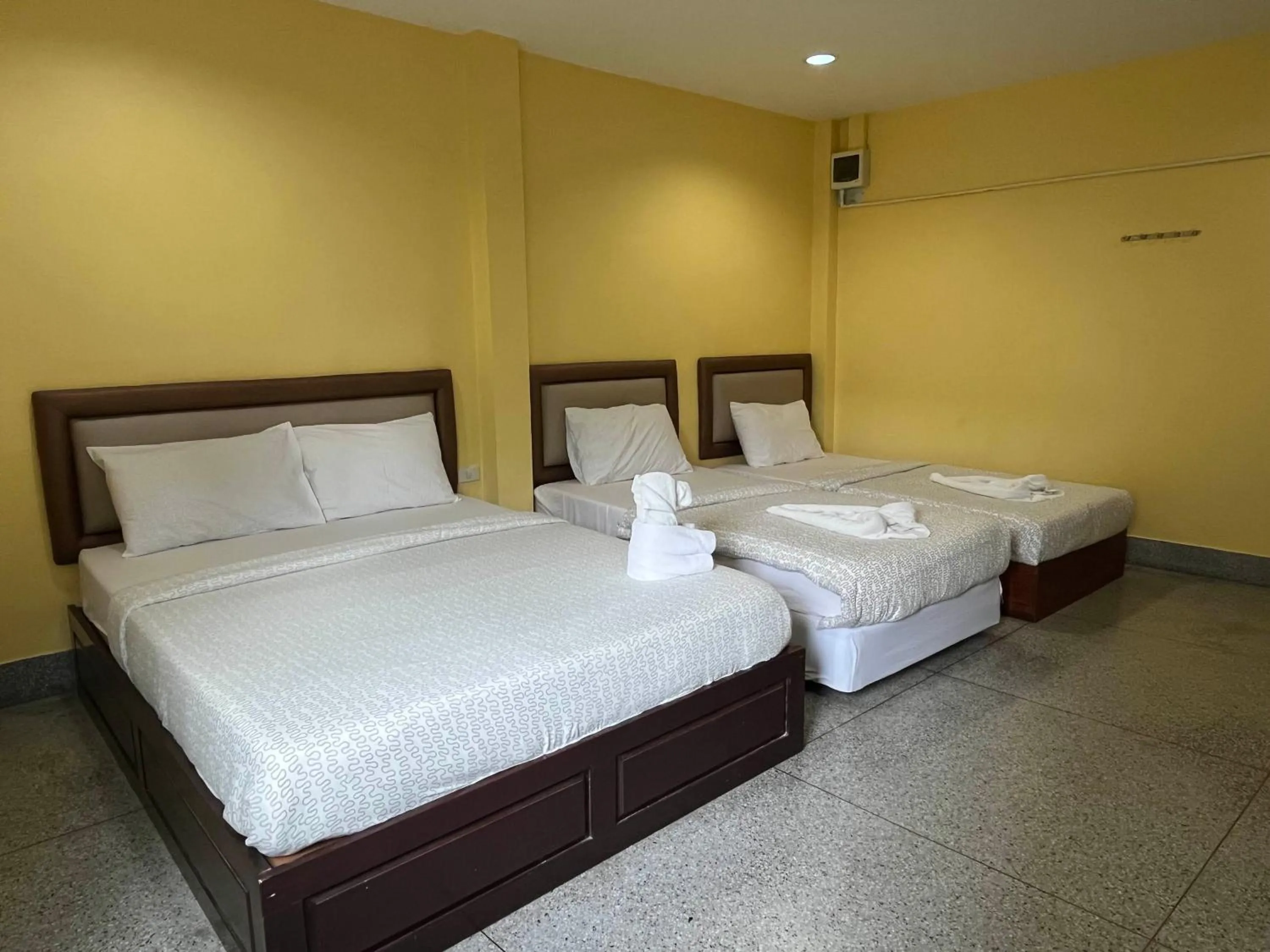 Bed in Excel Hotel Bangkok former Sri Krungthep Hotel