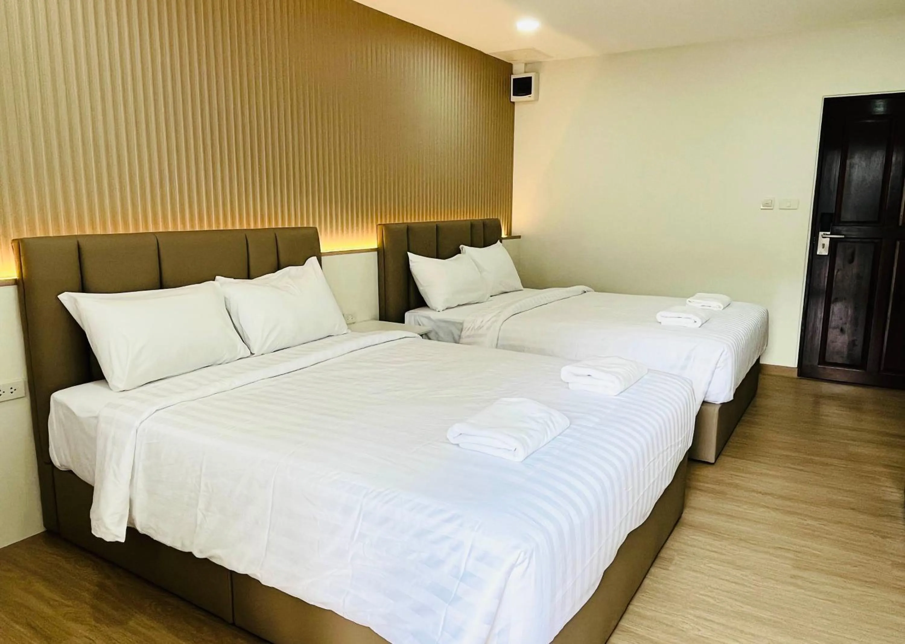 Bed in Excel Hotel Bangkok former Sri Krungthep Hotel