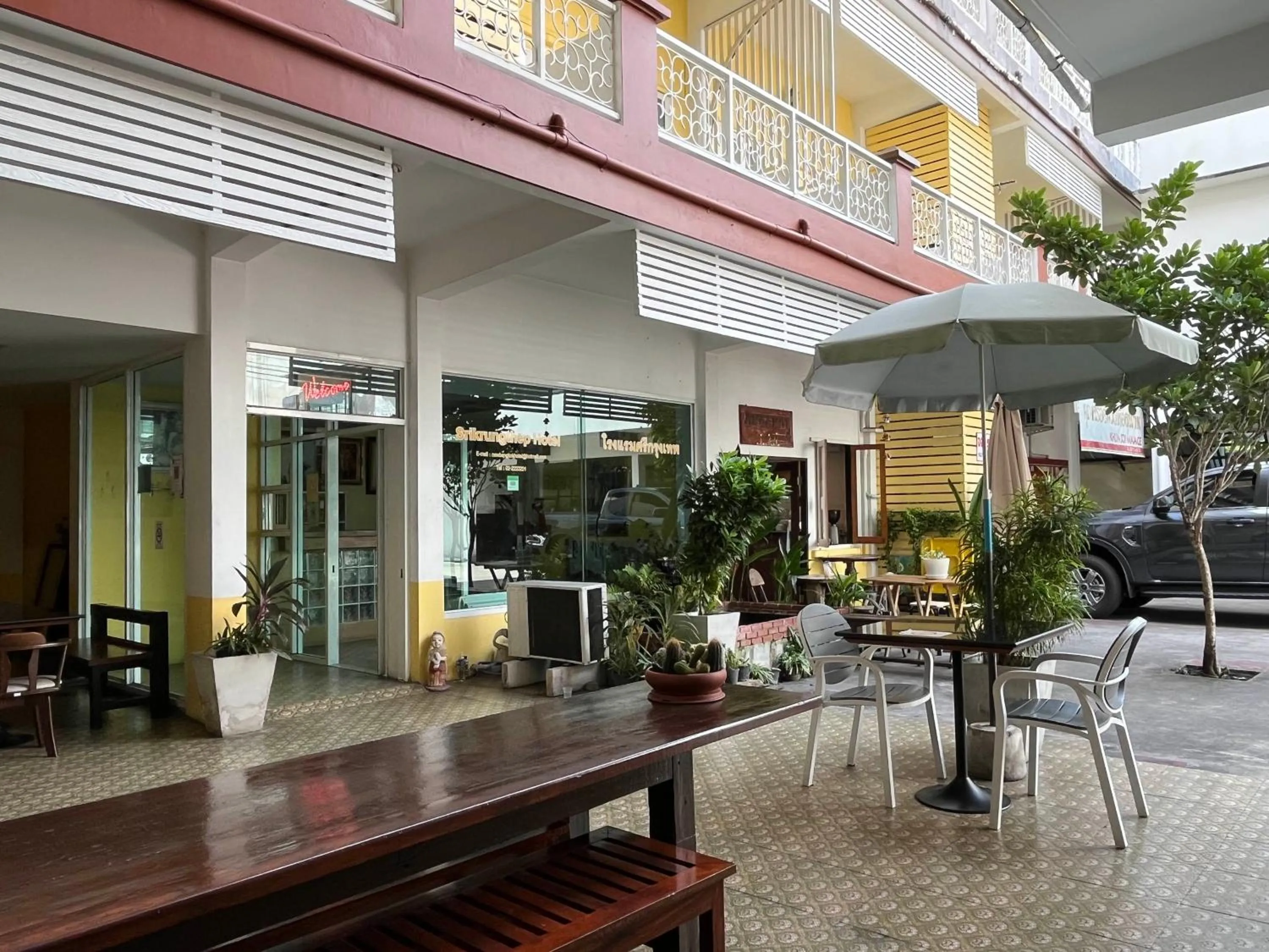 Balcony/Terrace in Excel Hotel Bangkok former Sri Krungthep Hotel