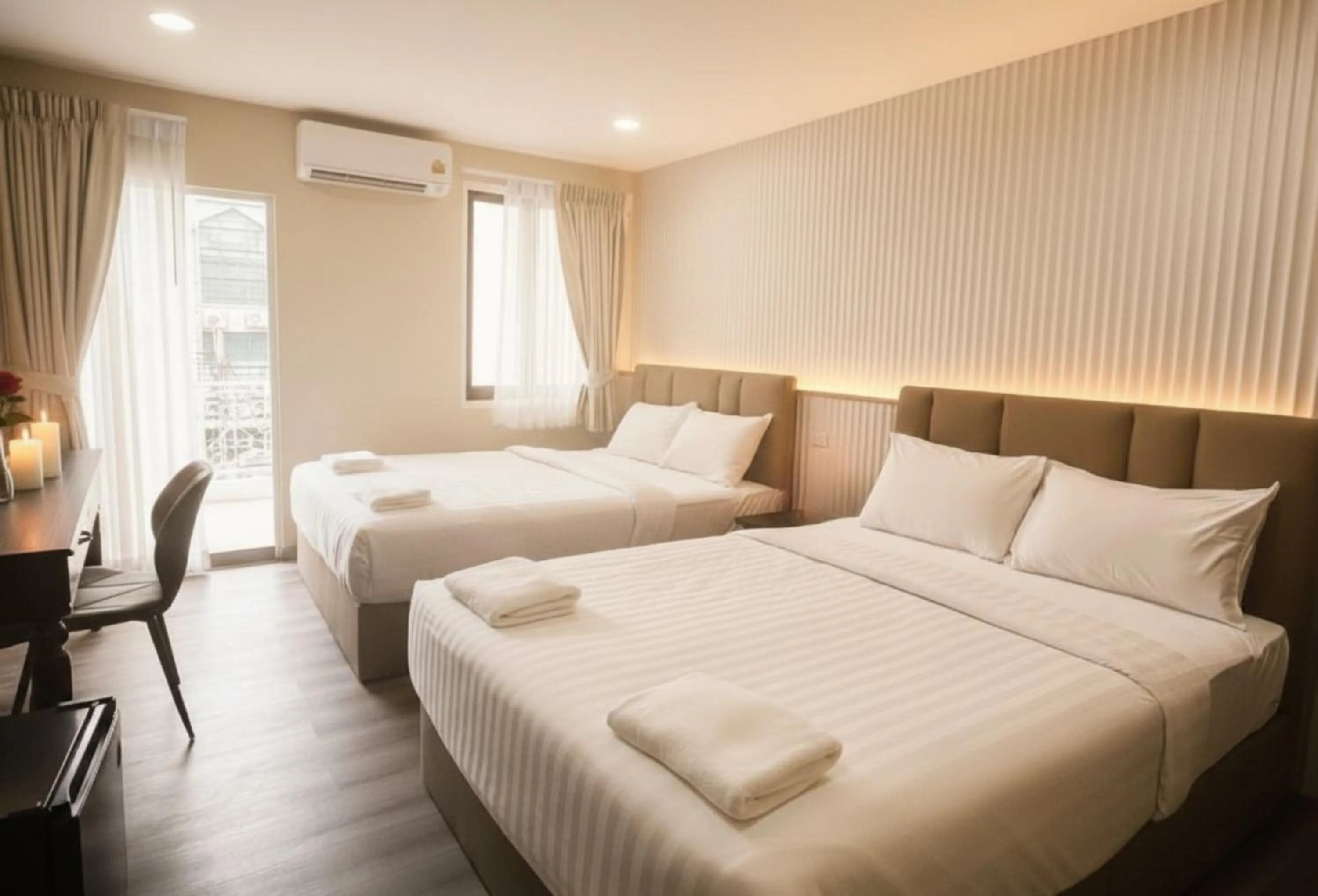 Bedroom, Bed in Excel Hotel Bangkok former Sri Krungthep Hotel