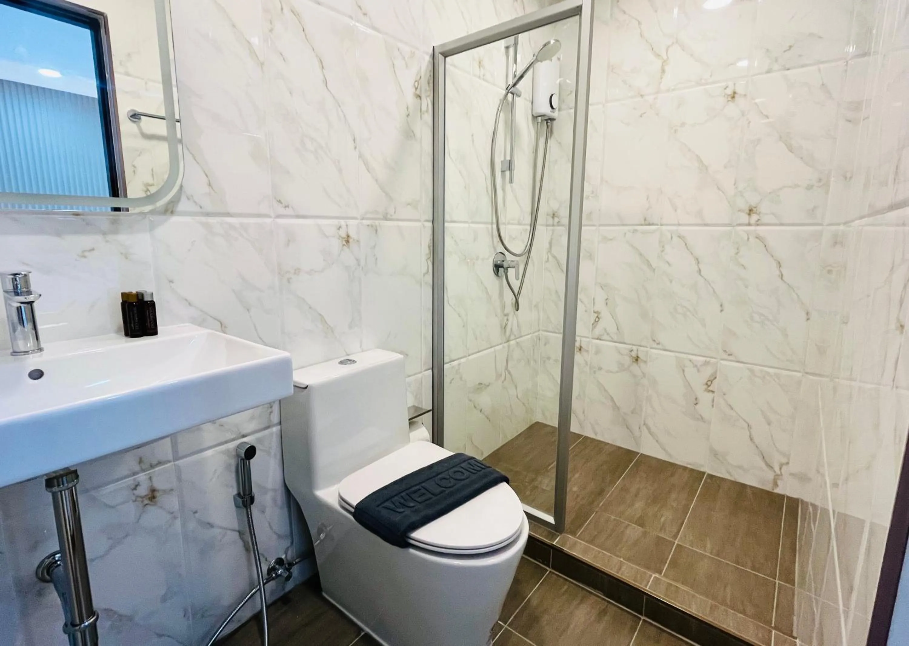 Bathroom in Excel Hotel Bangkok former Sri Krungthep Hotel