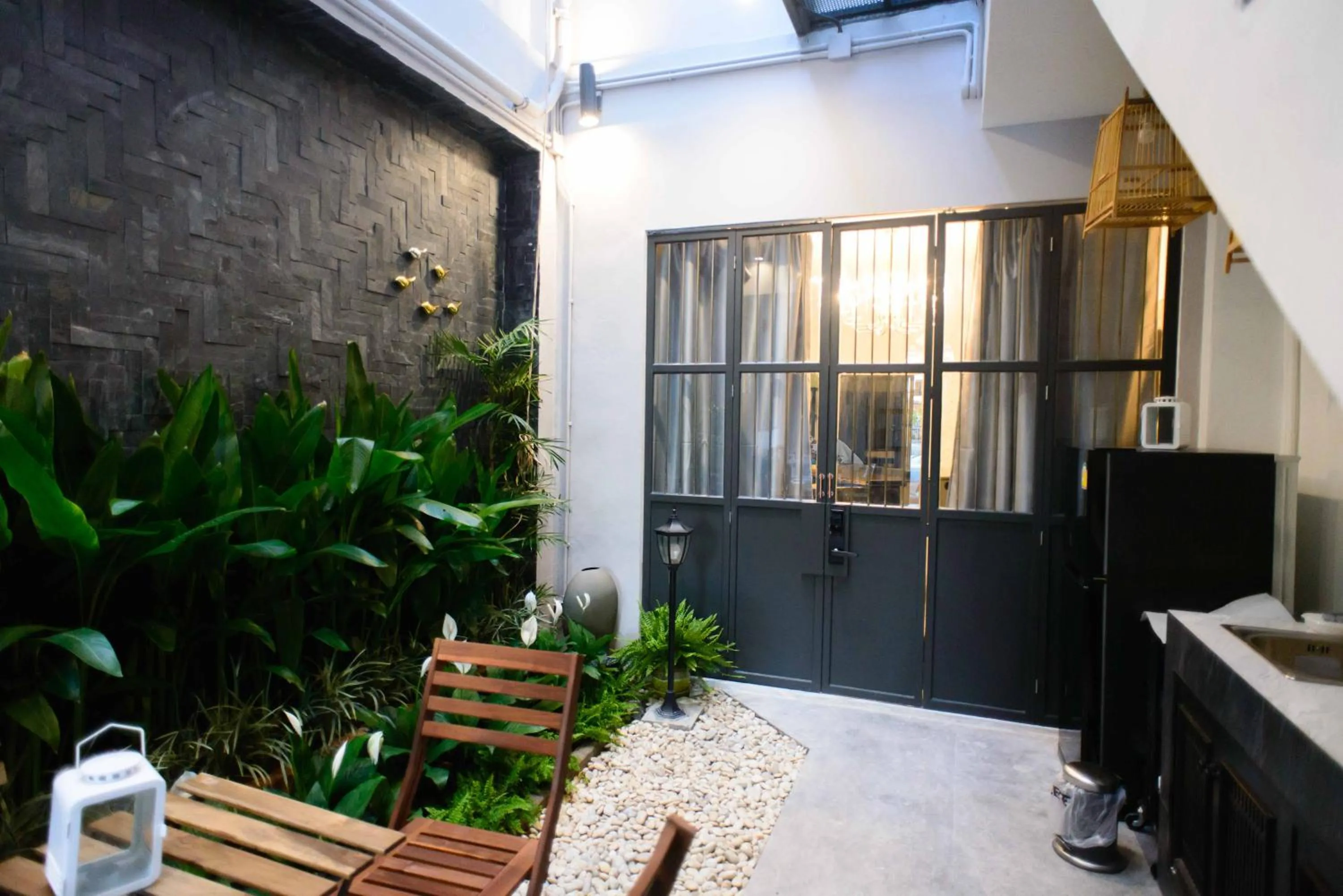 Garden in 87 Oldtown at River Pier