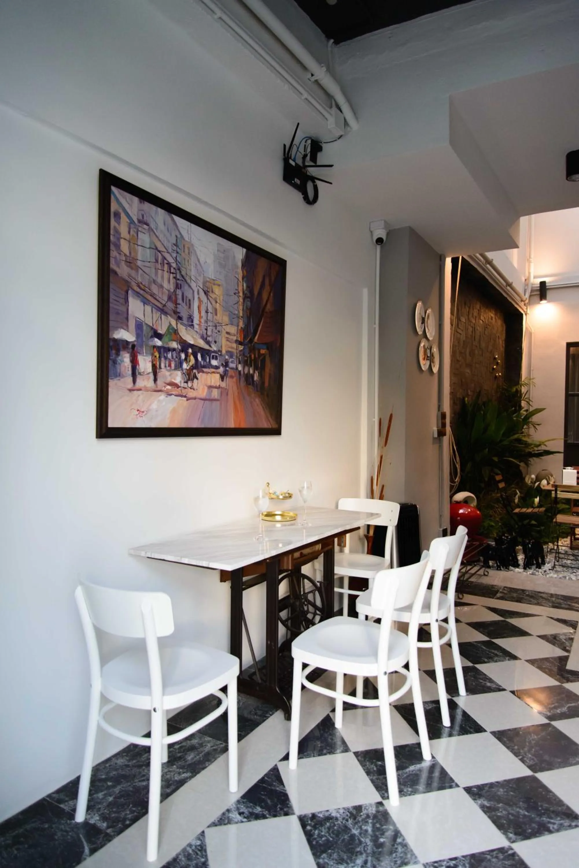 Dining area in 87 Oldtown at River Pier