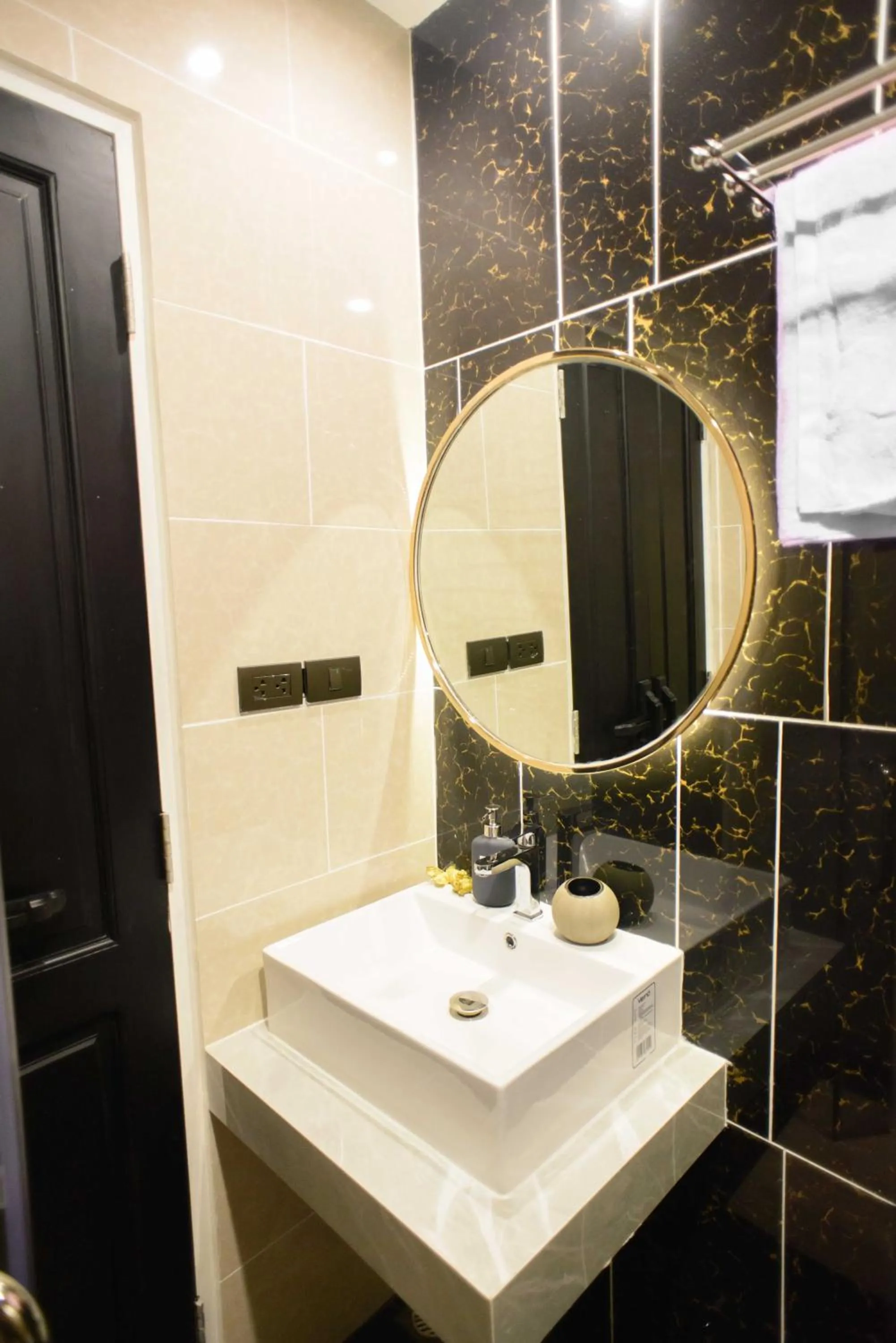 Bathroom in 87 Oldtown at River Pier