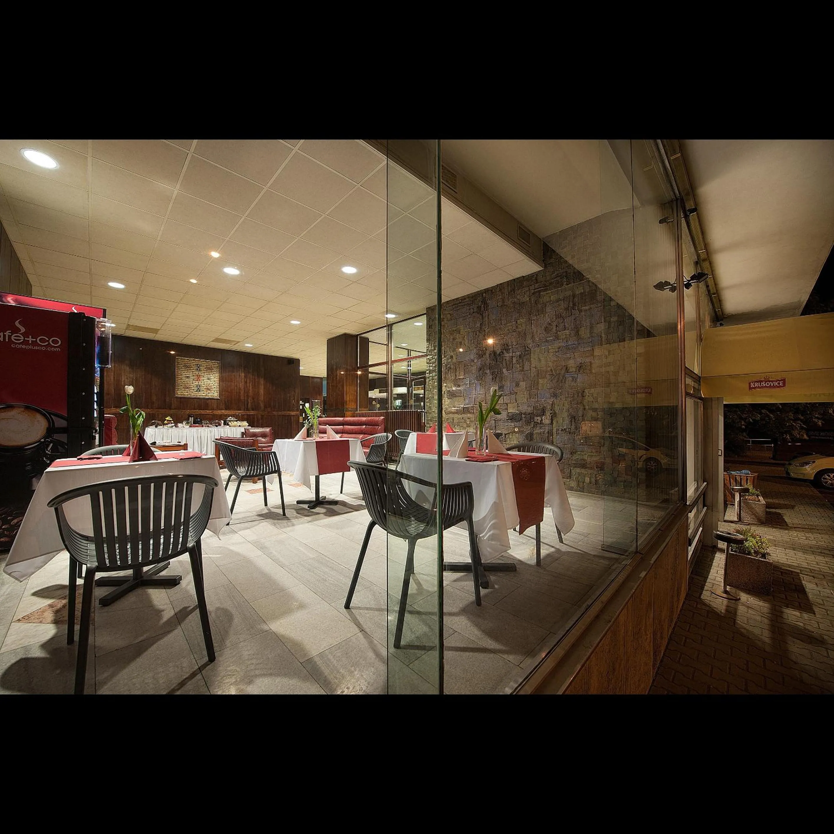 Restaurant/places to eat in Hotel Kladno