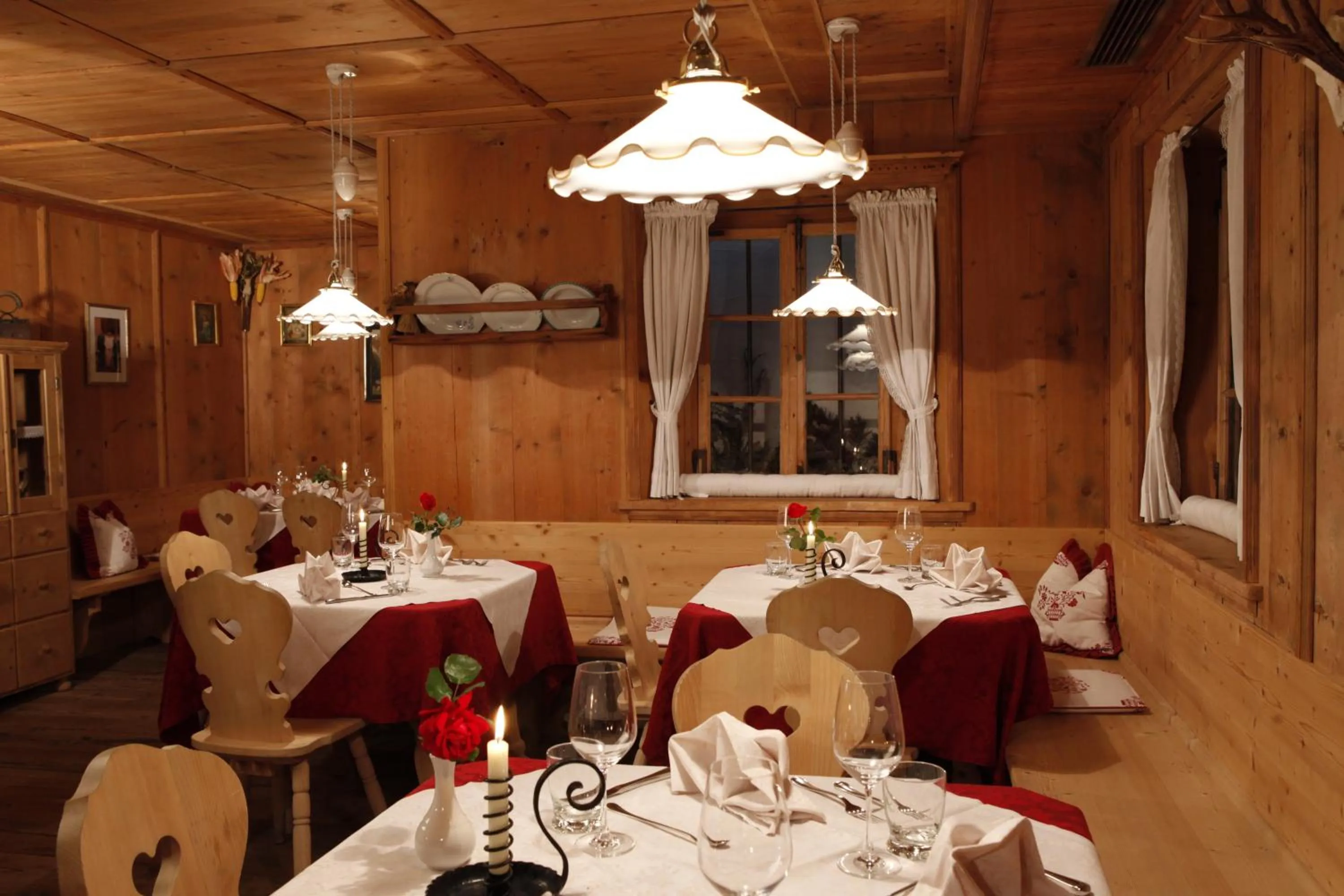 Restaurant/places to eat in Hotel Hubertusstube
