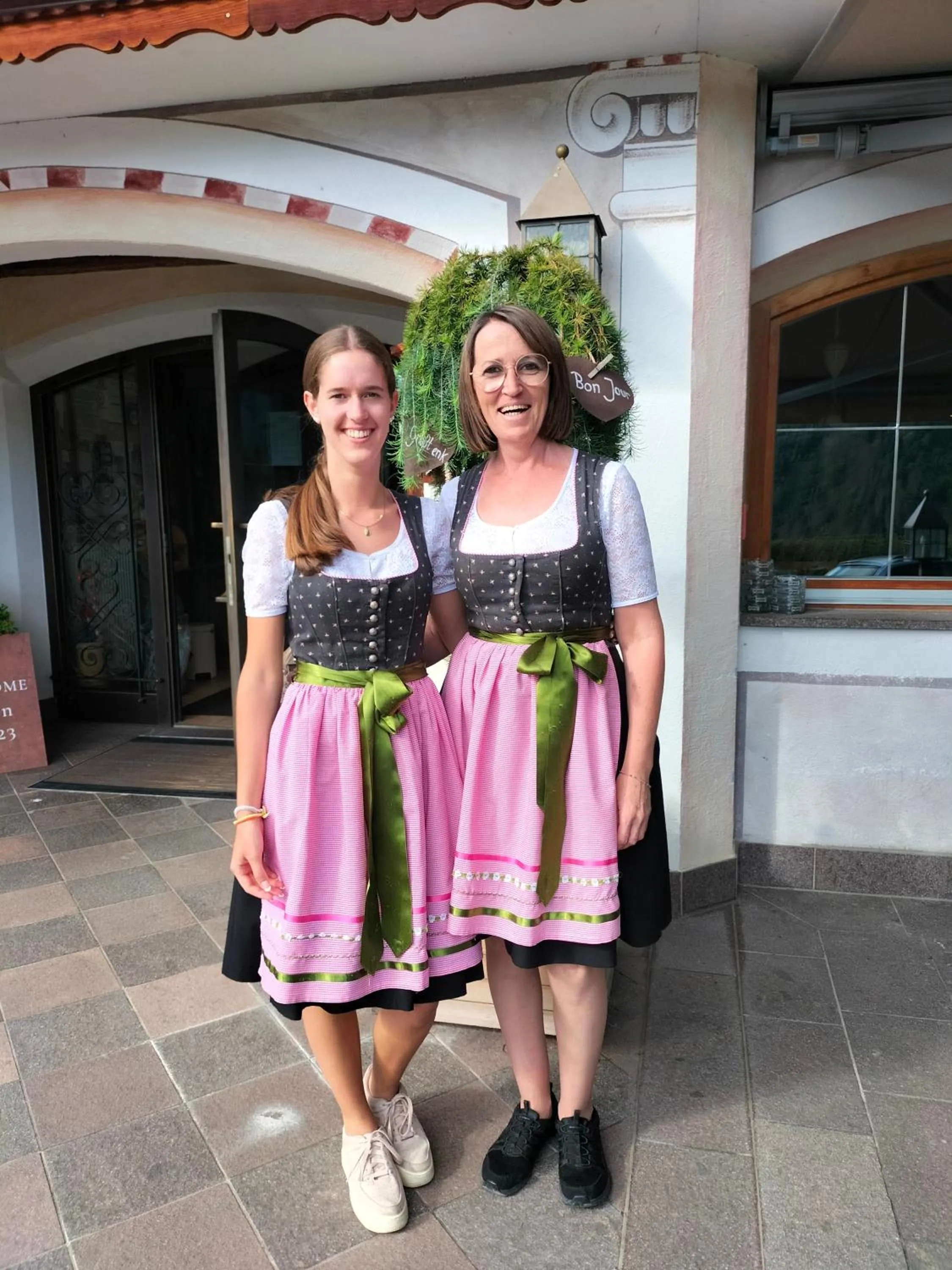 People in Hotel Hubertusstube